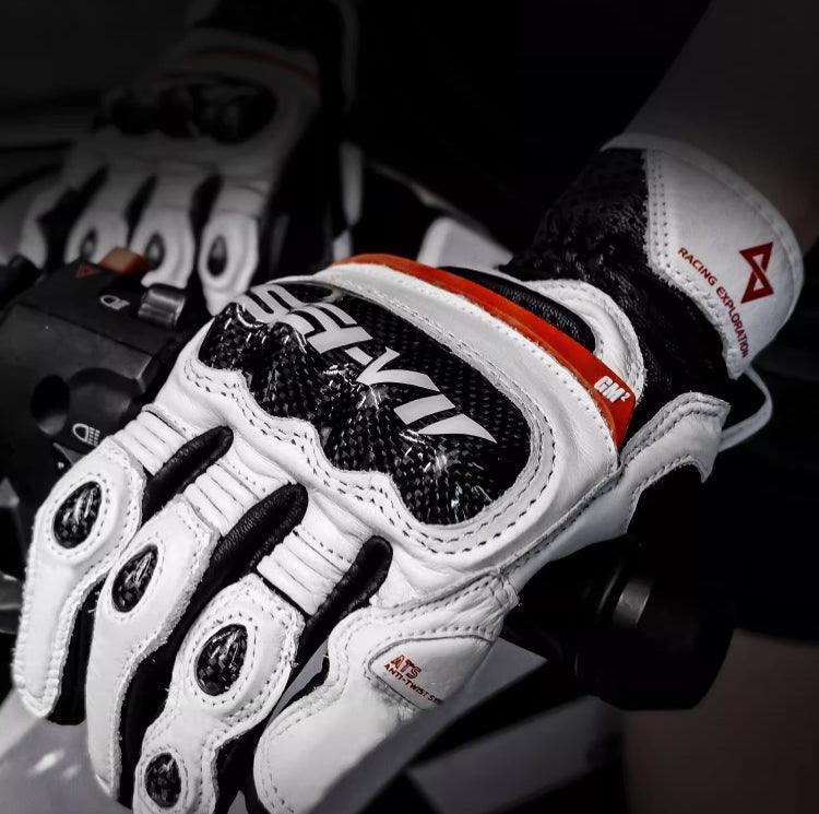 Seivi™ motorcycle carbon fiber leather gloves with reinforced knuckles and adjustable wrist strap, designed for riding safety and comfort.
