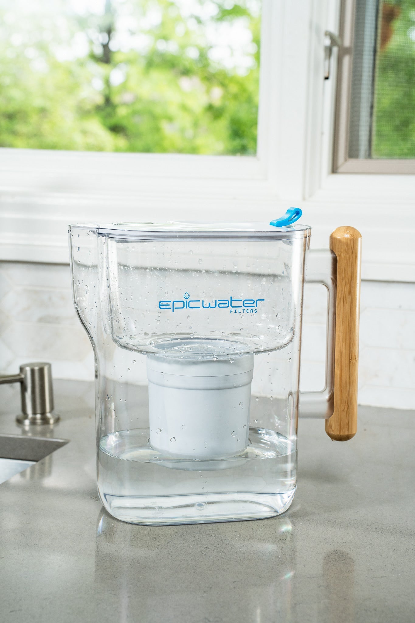Pure XP Pitcher | Reduces Fluoride, PFAS, & Parasites - OVERLANDERS Outfitter