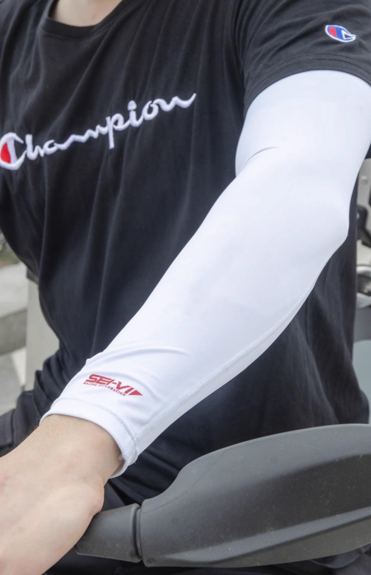 Bean's Moto Booth SEIVI™ motorcycle sun protection cooling sleeves worn on arms, designed as motorcycle accessories for sun shielding.