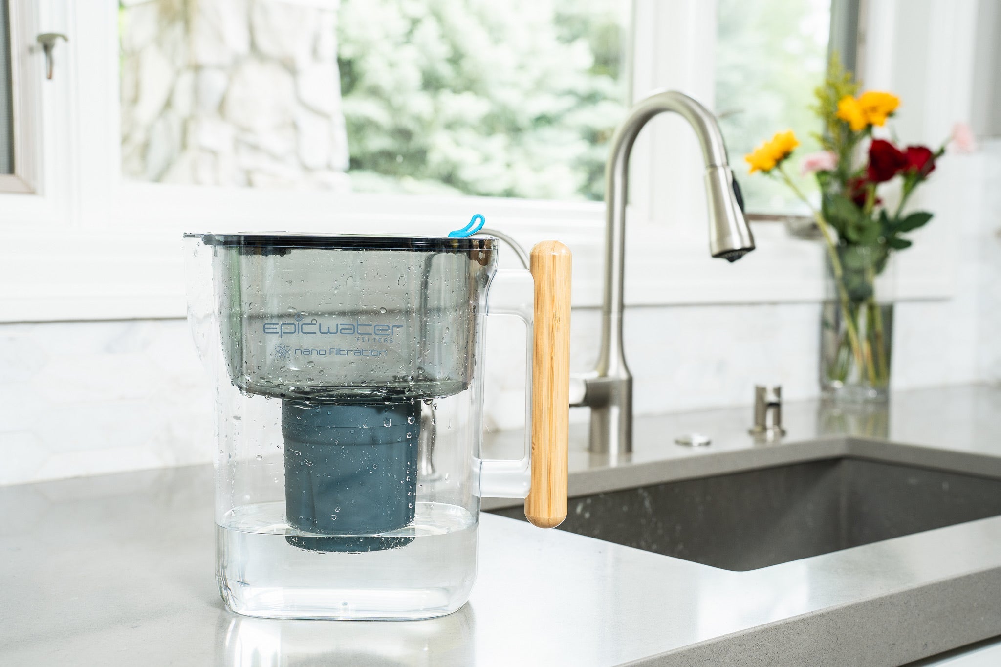 Nano XP Pitcher | Reduces Bacteria & PFAS - OVERLANDERS Outfitter