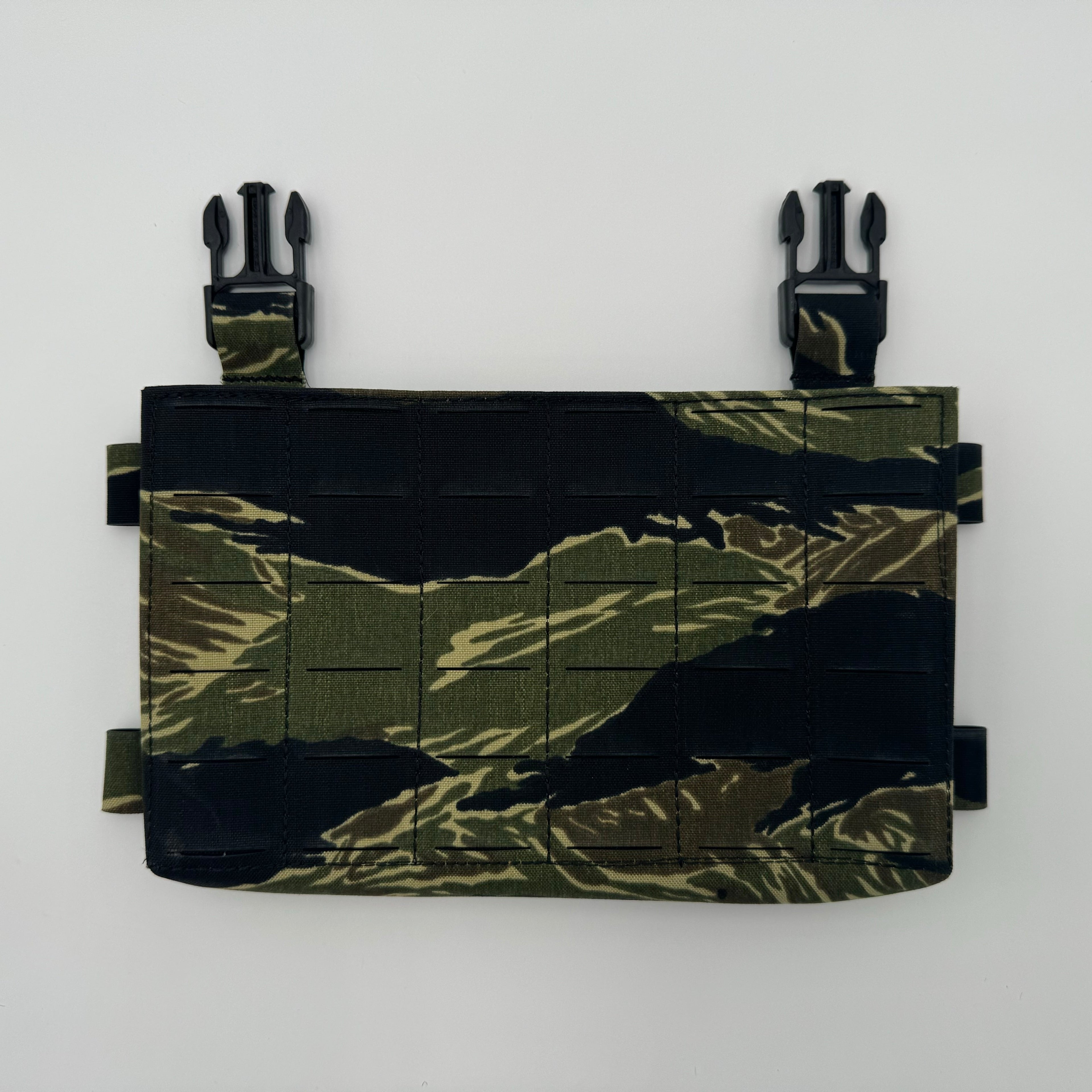 Primary Placard - OVERLANDERS Outfitter