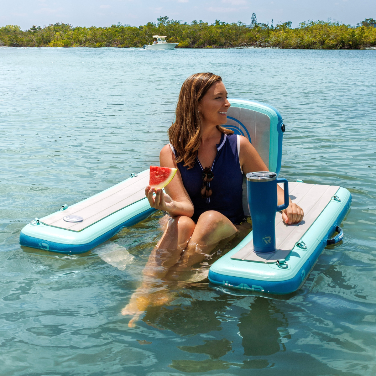 iROCKER US MAG CUP featuring a sleek black design with magnetic accents and the brand logo, ideal for outdoor adventures and camping.