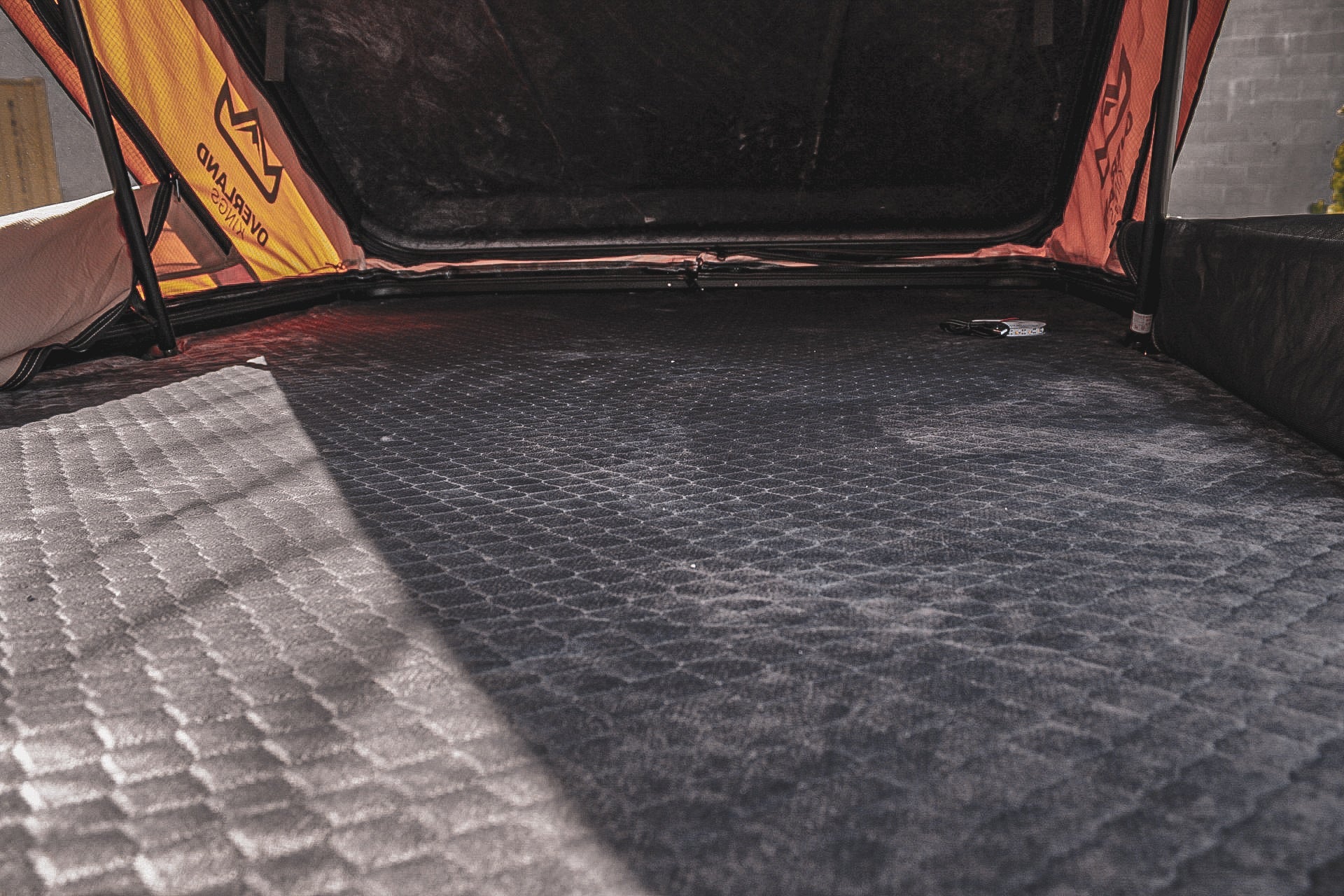 OVK Chaska Aluminum Clam Shell - Gen 2 RTT - OVERLANDERS Outfitter