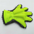 Bean's Moto Booth motorcycle washing gloves, durable microfiber gloves with reinforced fingertips for cleaning and detailing bikes.