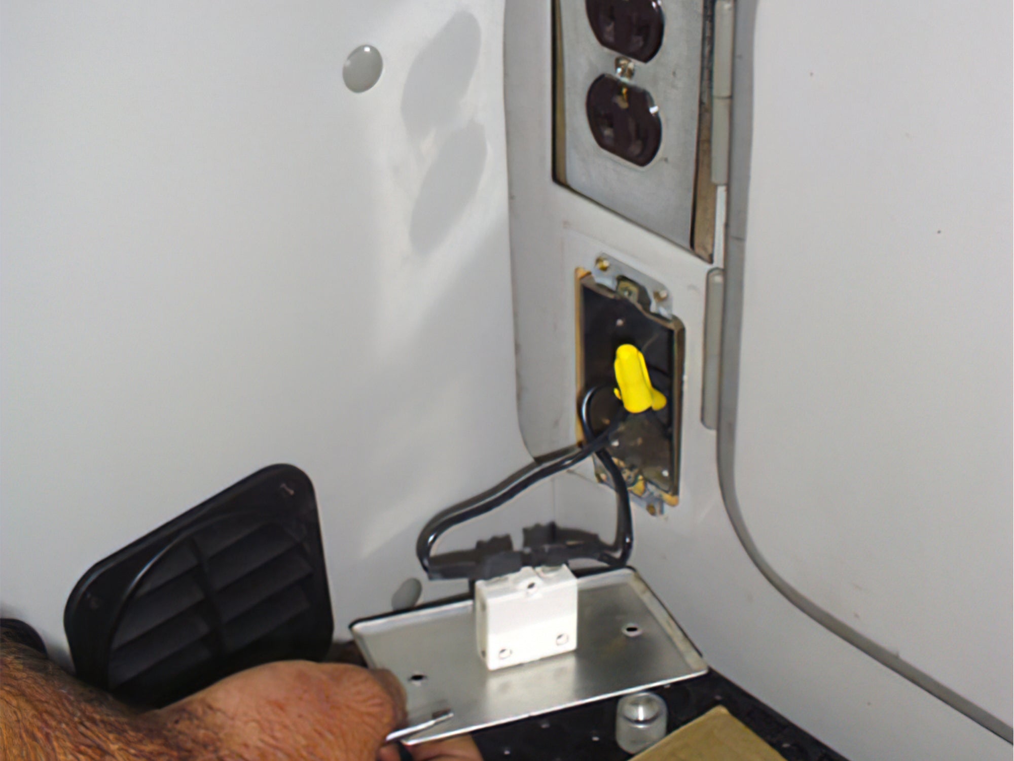 110 Volt Breaker Switch - OVERLANDERS Outfitter