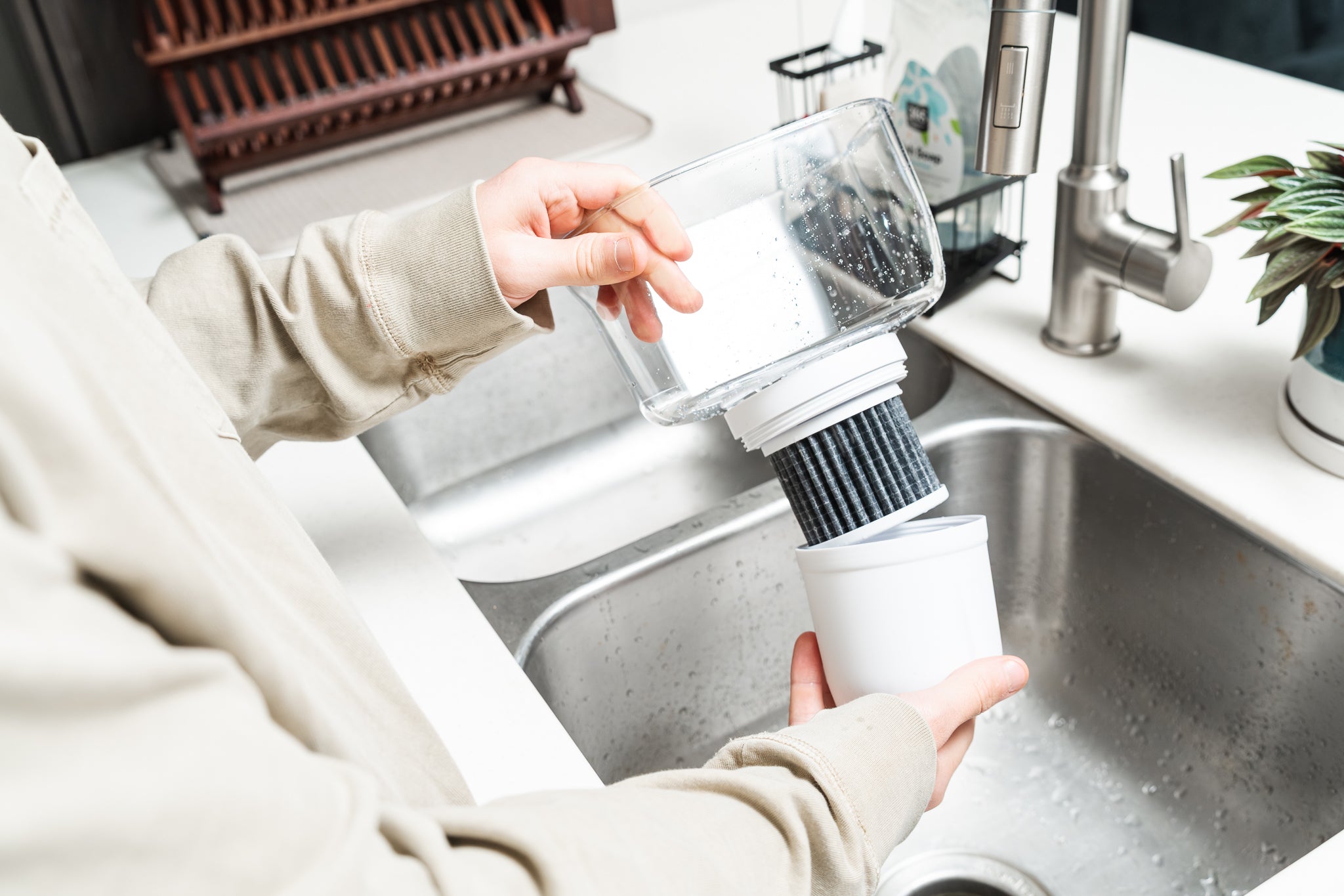 Pure XP Pitcher | Reduces Fluoride, PFAS, & Parasites - OVERLANDERS Outfitter