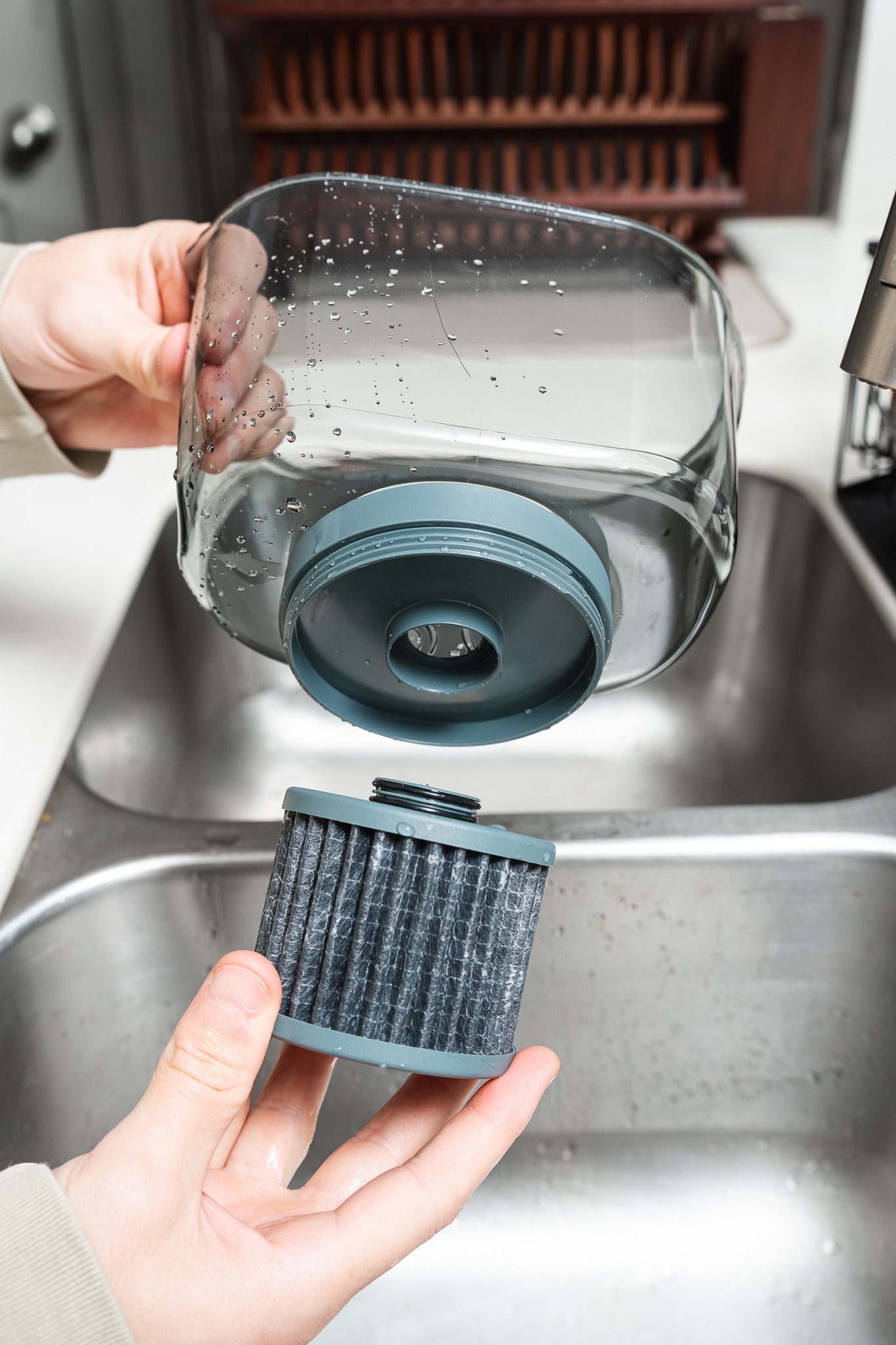 Nano XP Pitcher | Reduces Bacteria & PFAS - OVERLANDERS Outfitter