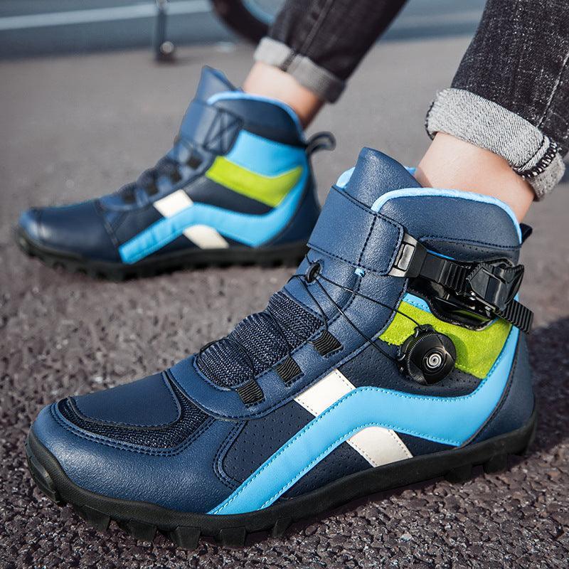 Bean's Moto Booth 4 Seasons™ PUMMAX Vibe motorcycle sneaker with durable design and sporty style, shown from a front angle.
