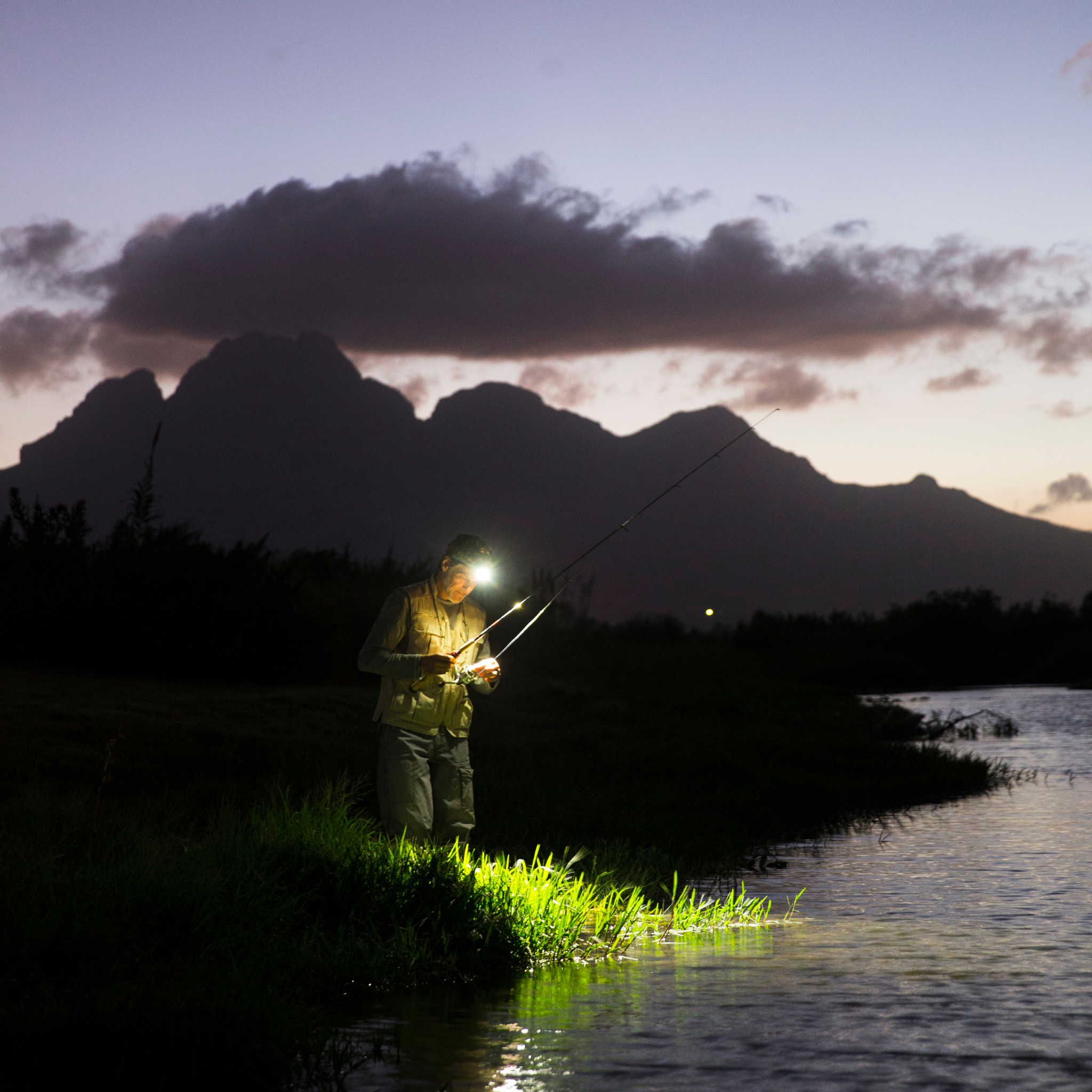 MH10 Headlamp - OVERLANDERS Outfitter