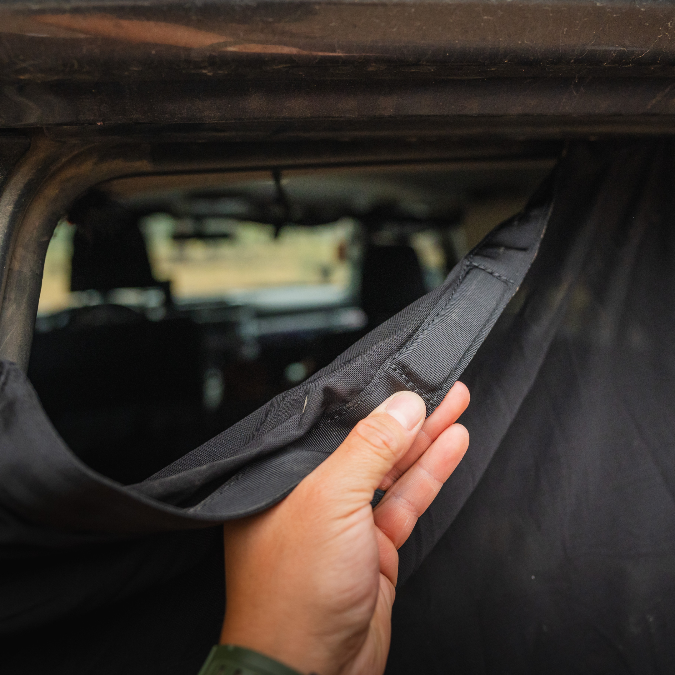 Luno® 4Runner trunk window screen accessory, designed for optimal ventilation and protection from insects.