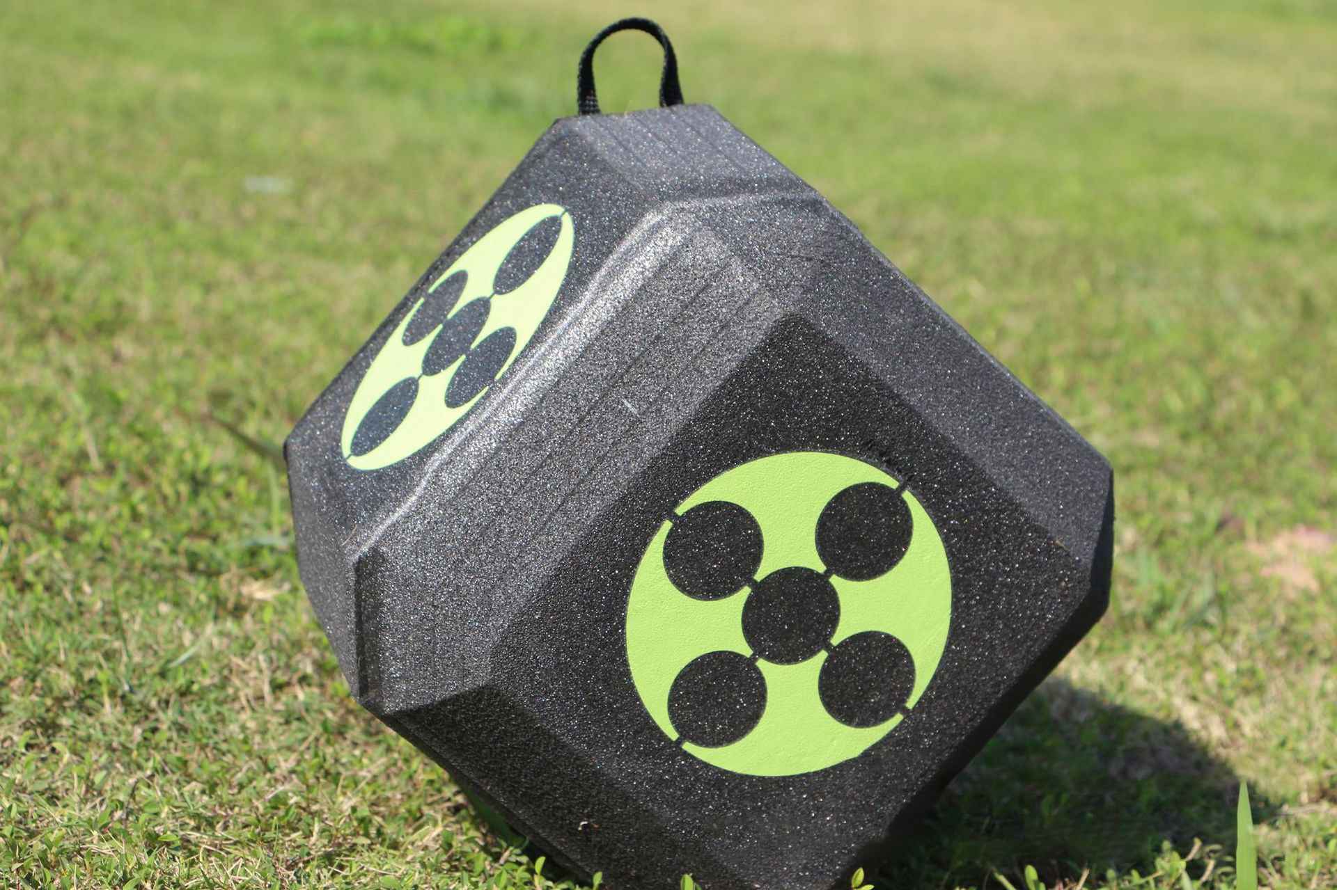 Dice shaped archery target - OVERLANDERS Outfitter