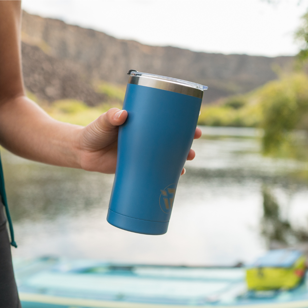 iROCKER US MAG CUP with sleek black design and magnetic base, perfect for holding beverages on your boat or outdoor adventures.