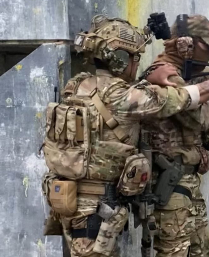 Lightweight Redemption Tactical Archangel 2.0 armor kit with Level IV front/back plates and Level IIIA side plates.