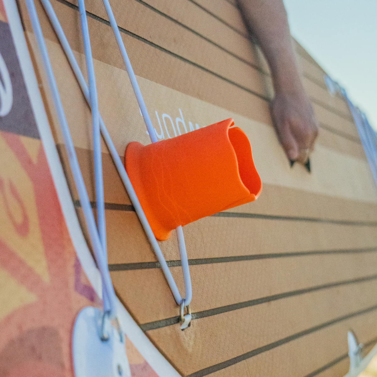 Floatsup® Cup drink holder floating in water, designed for sporting and outdoor activities, made by Floatsup.
