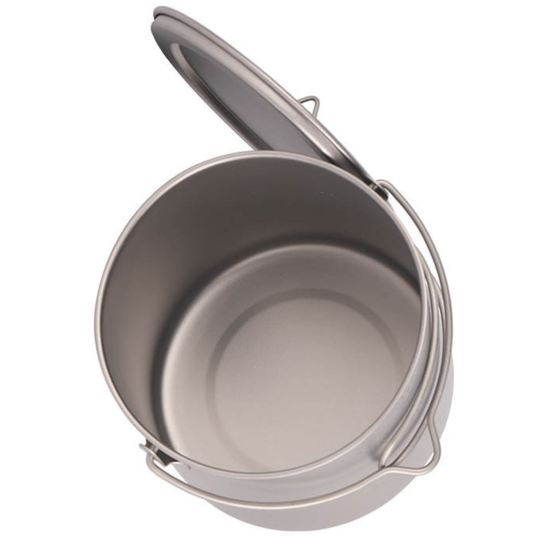 Titanium cooking pot with 1100 ml capacity from Near Zero Outdoor Gear, lightweight camping cookware with a handle.