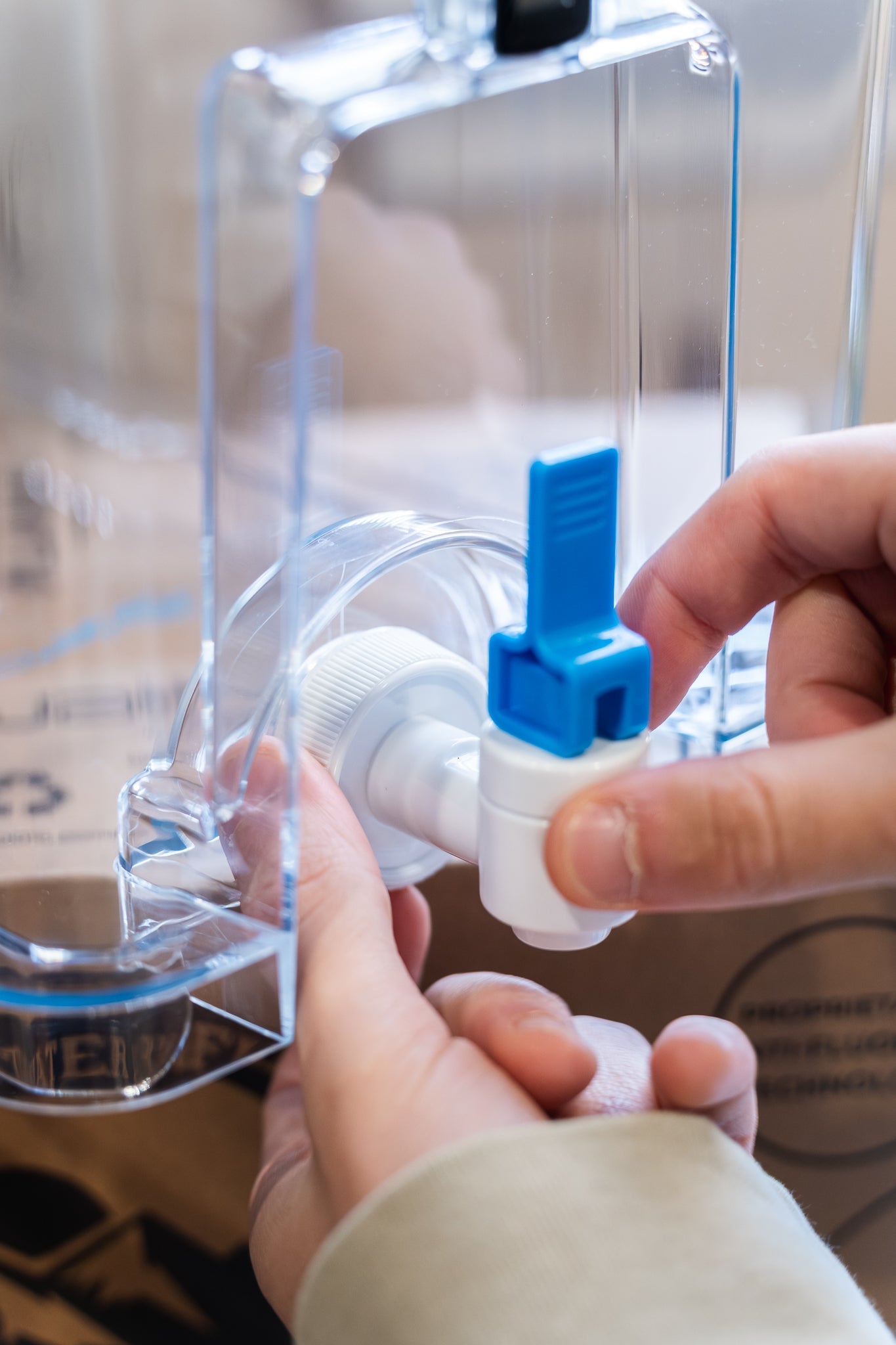Pure XP Dispenser | Reduces Fluoride & PFAS - OVERLANDERS Outfitter