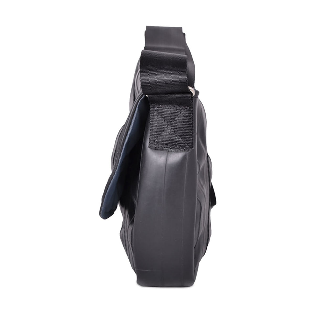 Black and grey Alchemy Goods Laurelhurst cross body bag with adjustable strap and durable fabric, designed for everyday use.