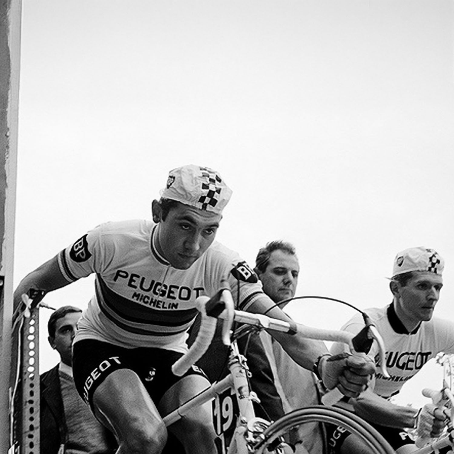 Vintage Peugeot cycling cap by ZEITBIKE, featuring classic design and lightweight fabric, perfect for cycling enthusiasts.