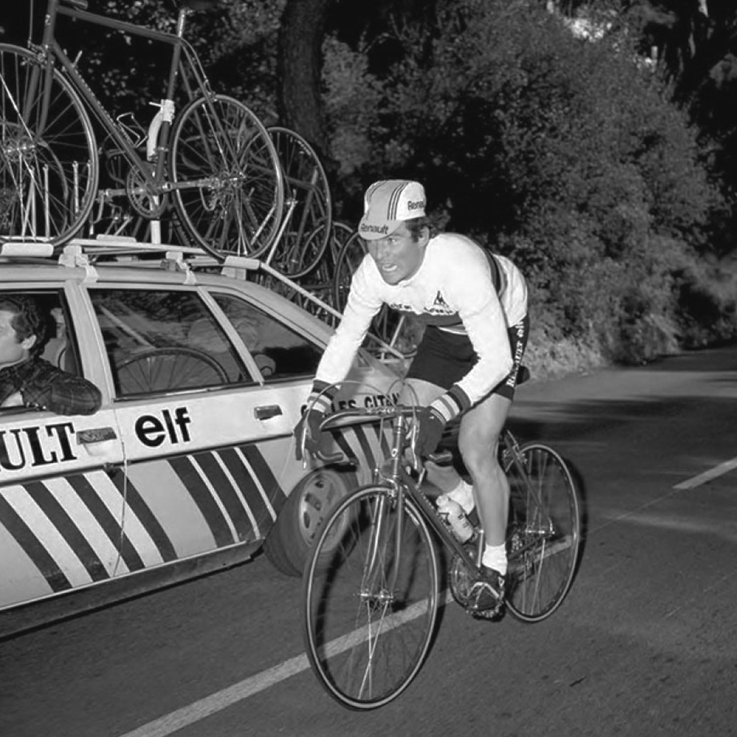 Vintage Renault cycling cap by ZEITBIKE with classic design, featuring a striped pattern and branded logo on the front.