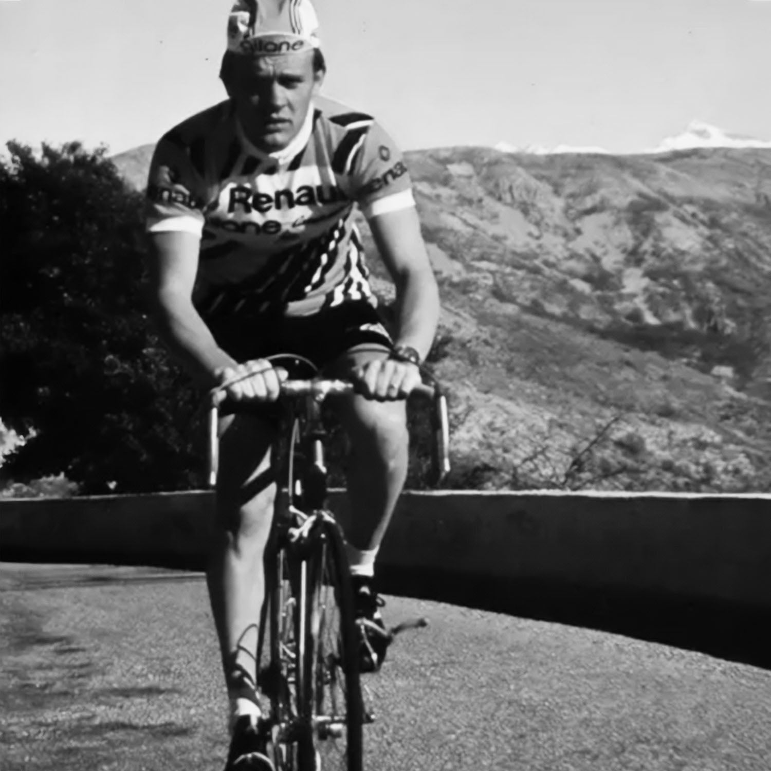 ZEITBIKE vintage Renault cycling cap with classic design, featuring the brand logo and a structured brim.