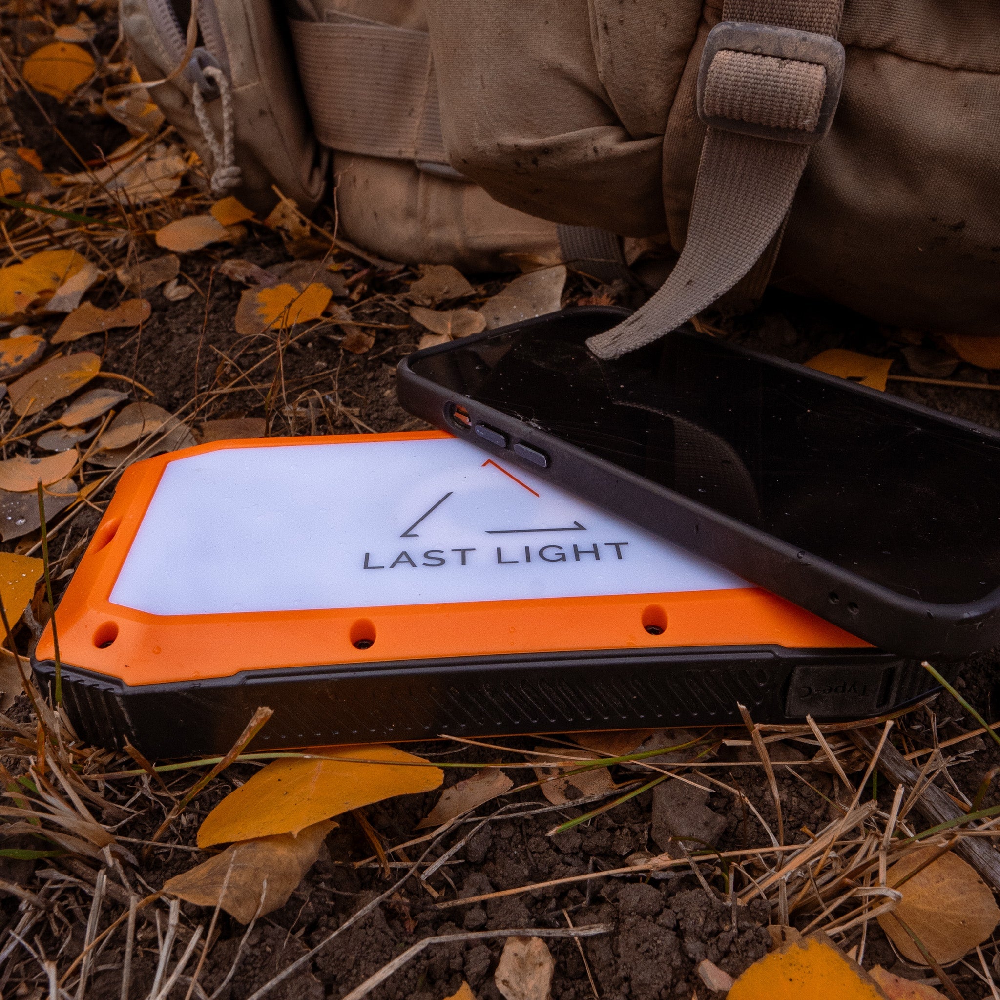 20000 mAh Solar Power Bank & Charger - OVERLANDERS Outfitter