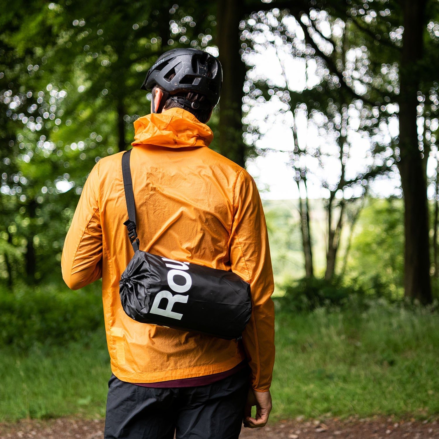 ZEITBIKE BikeParka RoughSac bicycle transport bag in black, with padded straps and zipper closure, designed for bike travel.