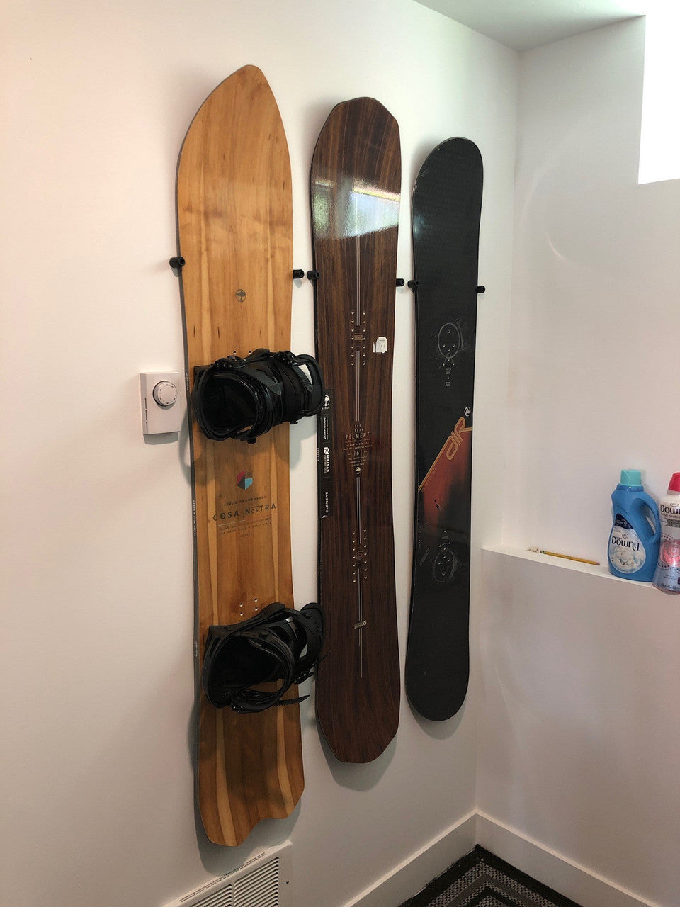 The Cinch Snowboard Display | Floating Rack | 1 Board - OVERLANDERS Outfitter