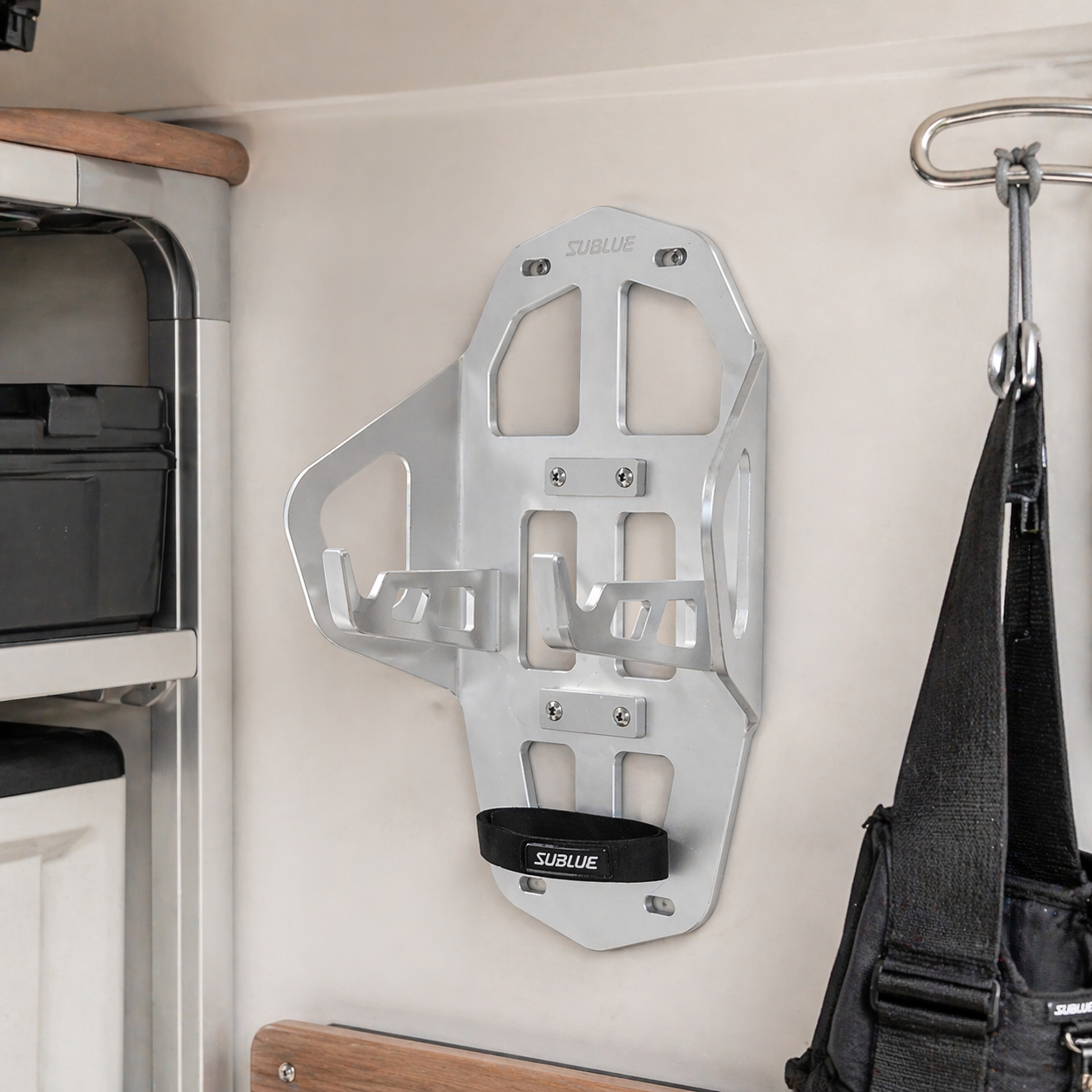 VAPOR Wall-Mount Rack - OVERLANDERS Outfitter