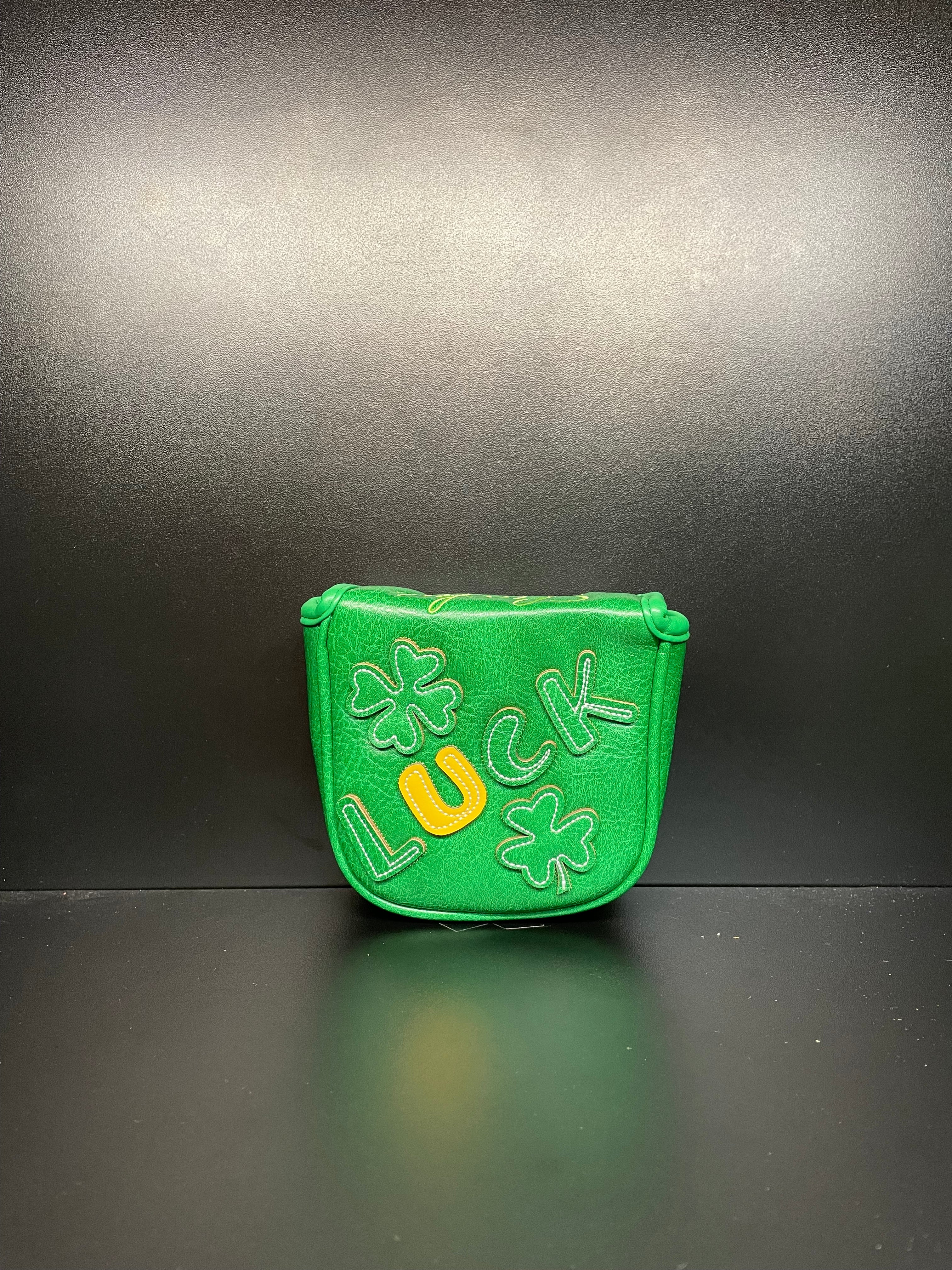 ParWestGolf Clover Headcover 2.0 for golf clubs, featuring a green clover design and soft protective material.