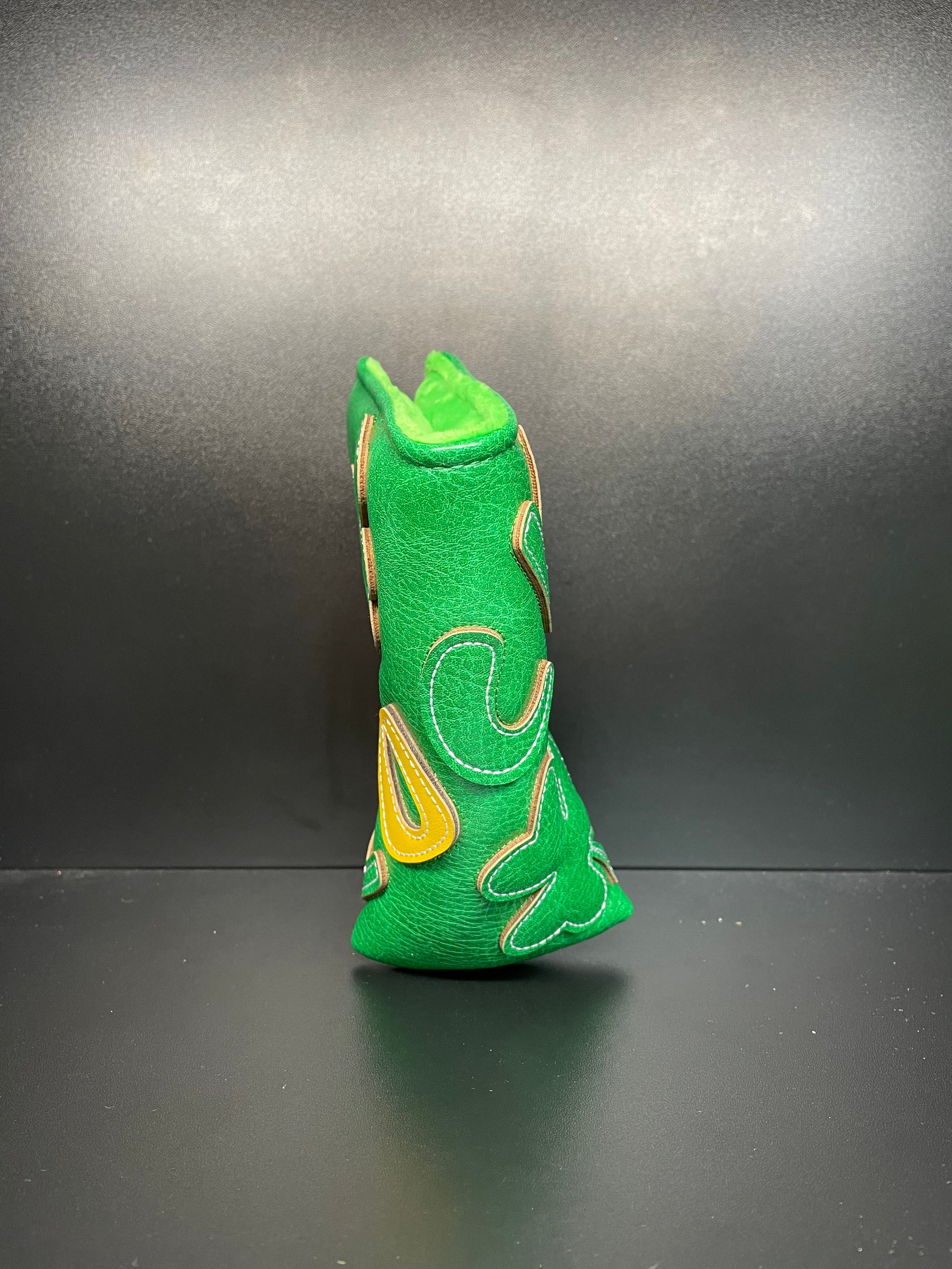 ParWestGolf Clover Headcover 2.0 for golf clubs, soft fabric with embroidered clover design, protects golf club heads.