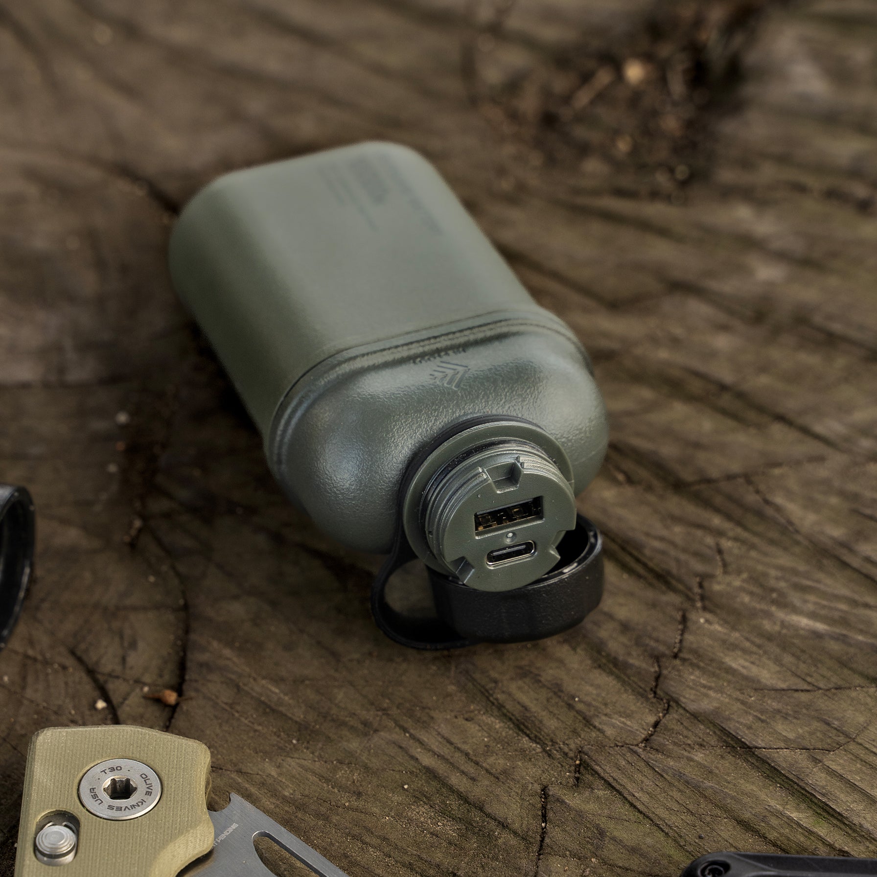 10000mAh Power Bank - OVERLANDERS Outfitter