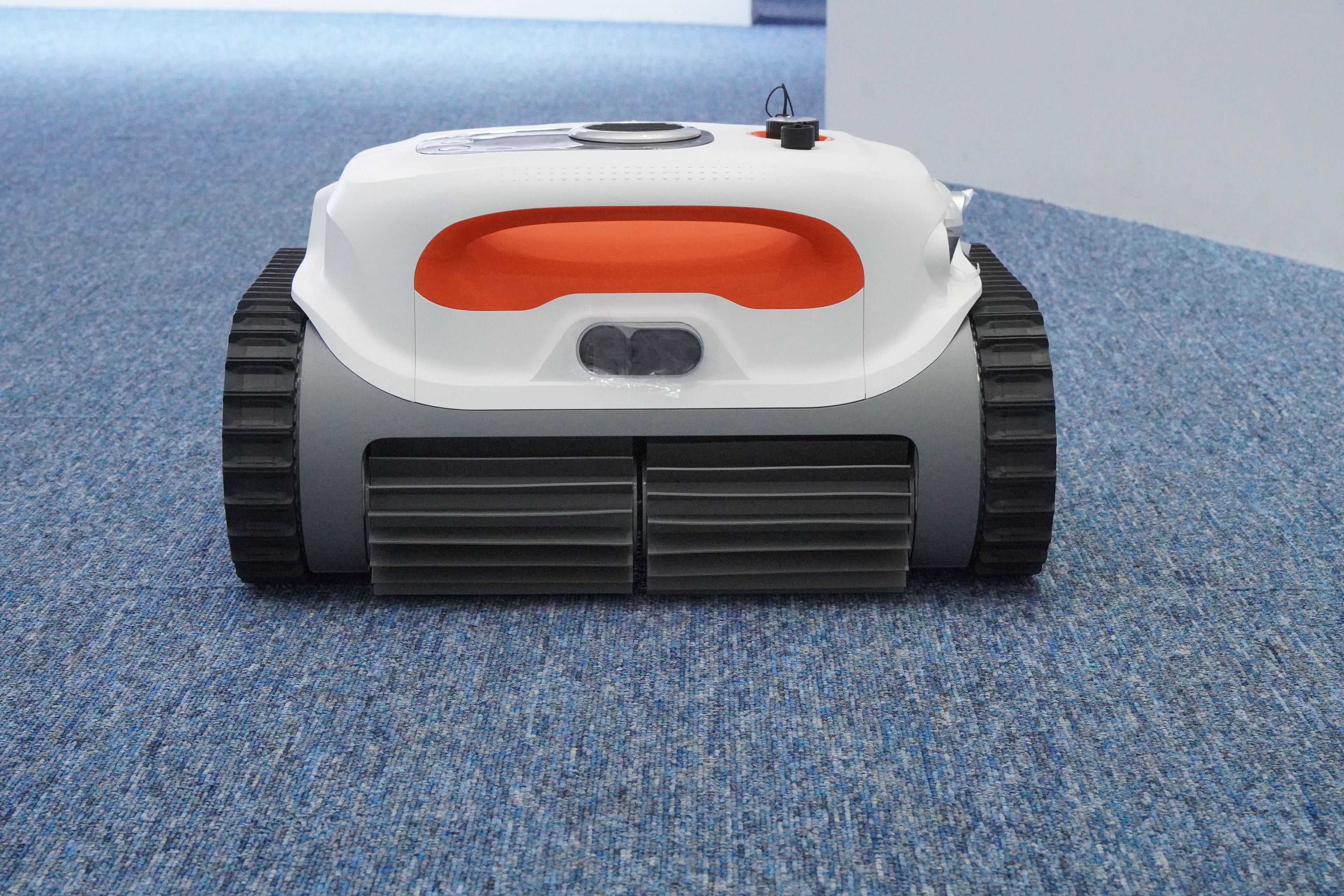 BN Pro Robotic Pool Cleaner - OVERLANDERS Outfitter