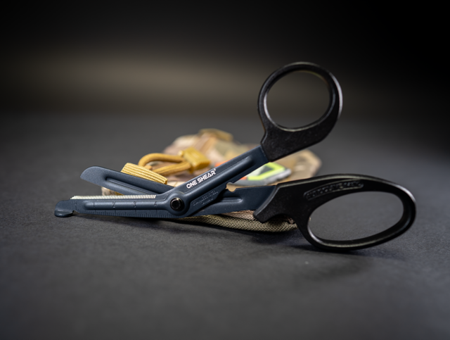 BUS (Basic Utility Shear) Light Weight Medical Scissor for EMT and First Responders| ONE SHEAR® - OVERLANDERS Outfitter