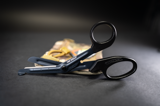 BUS (Basic Utility Shear) Light Weight Medical Scissor for EMT and First Responders| ONE SHEAR® - OVERLANDERS Outfitter