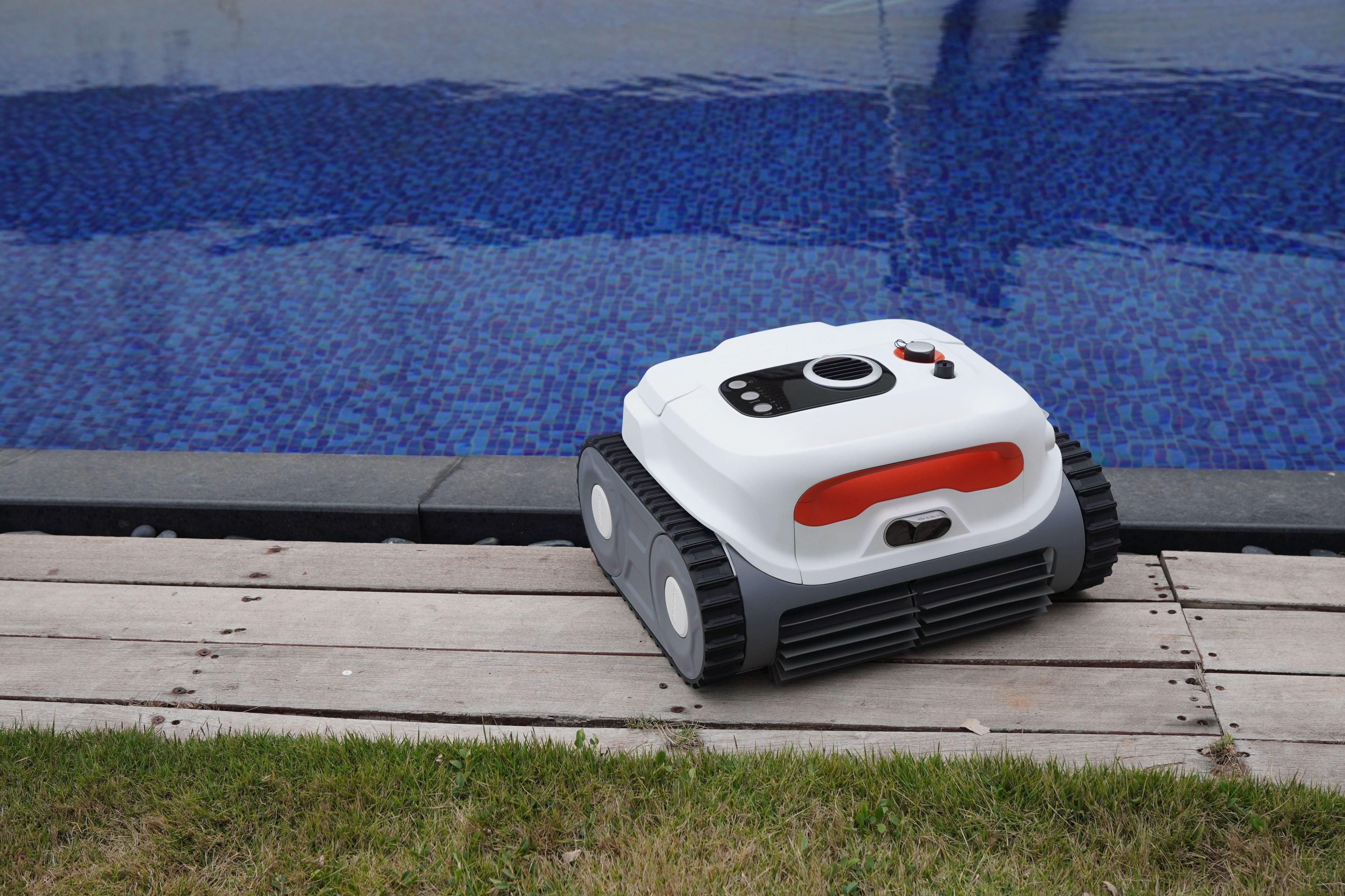 BN Pro Robotic Pool Cleaner - OVERLANDERS Outfitter