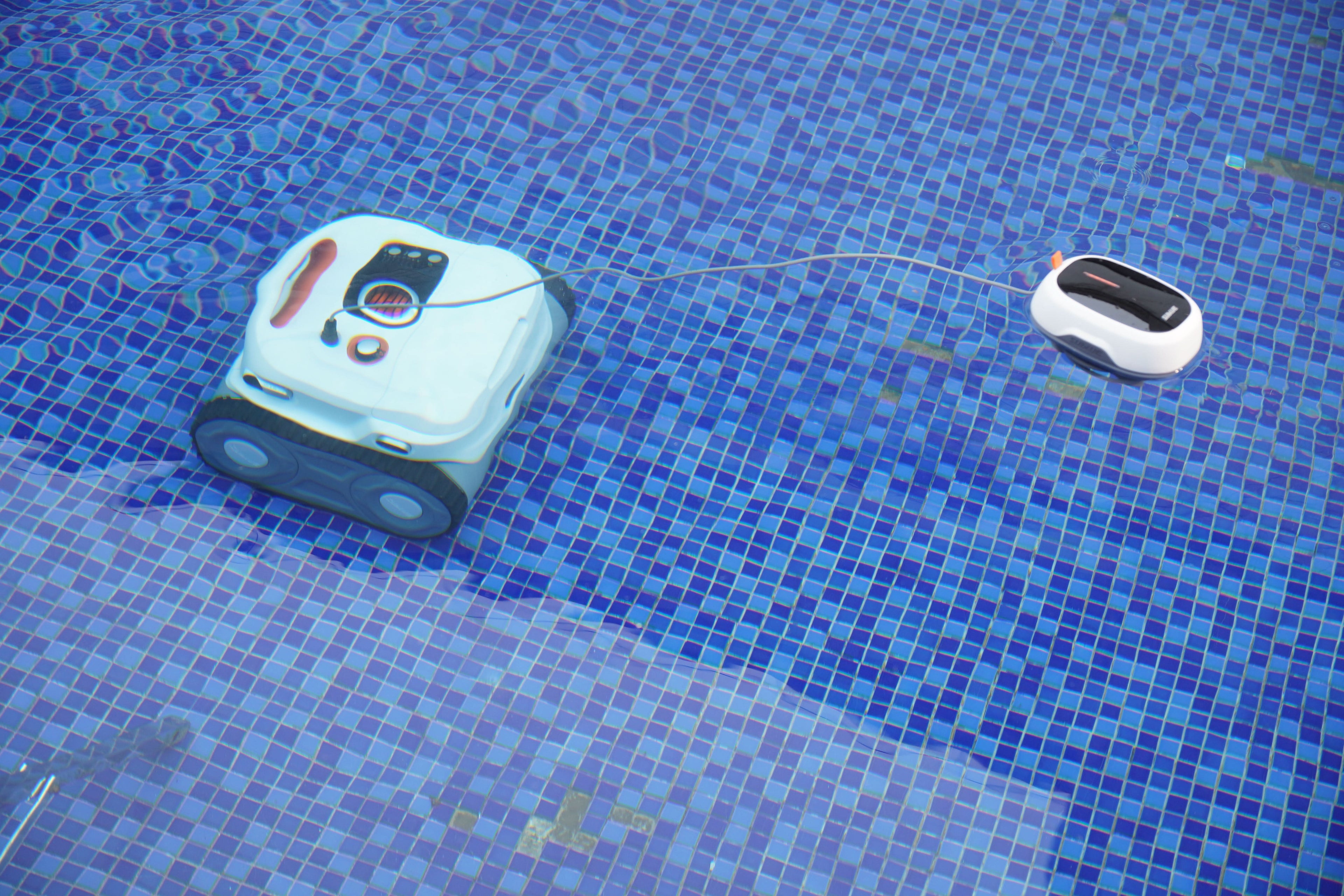BN Pro Robotic Pool Cleaner - OVERLANDERS Outfitter