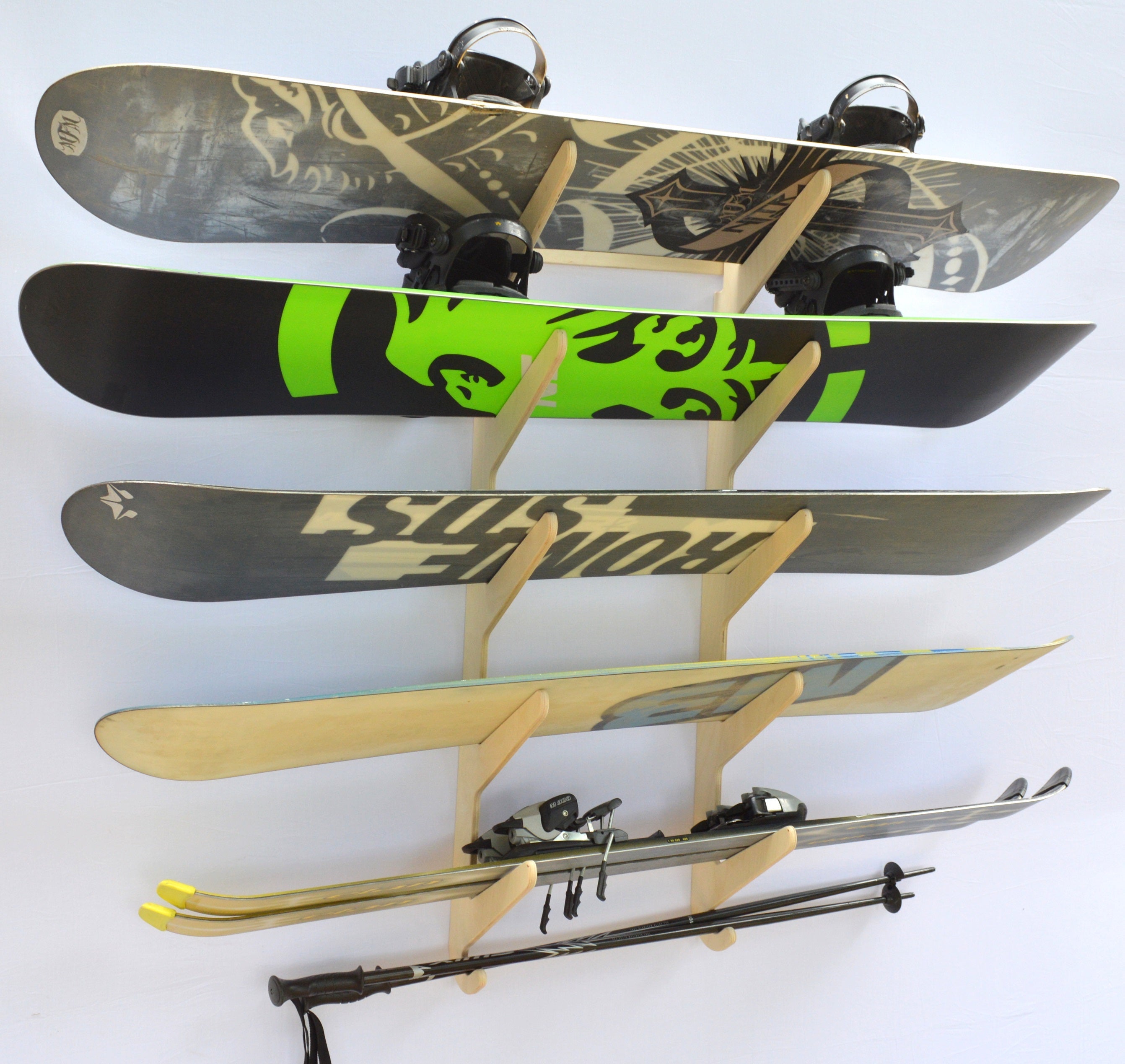 THE LIFTY snowboard wall rack - We The Collective