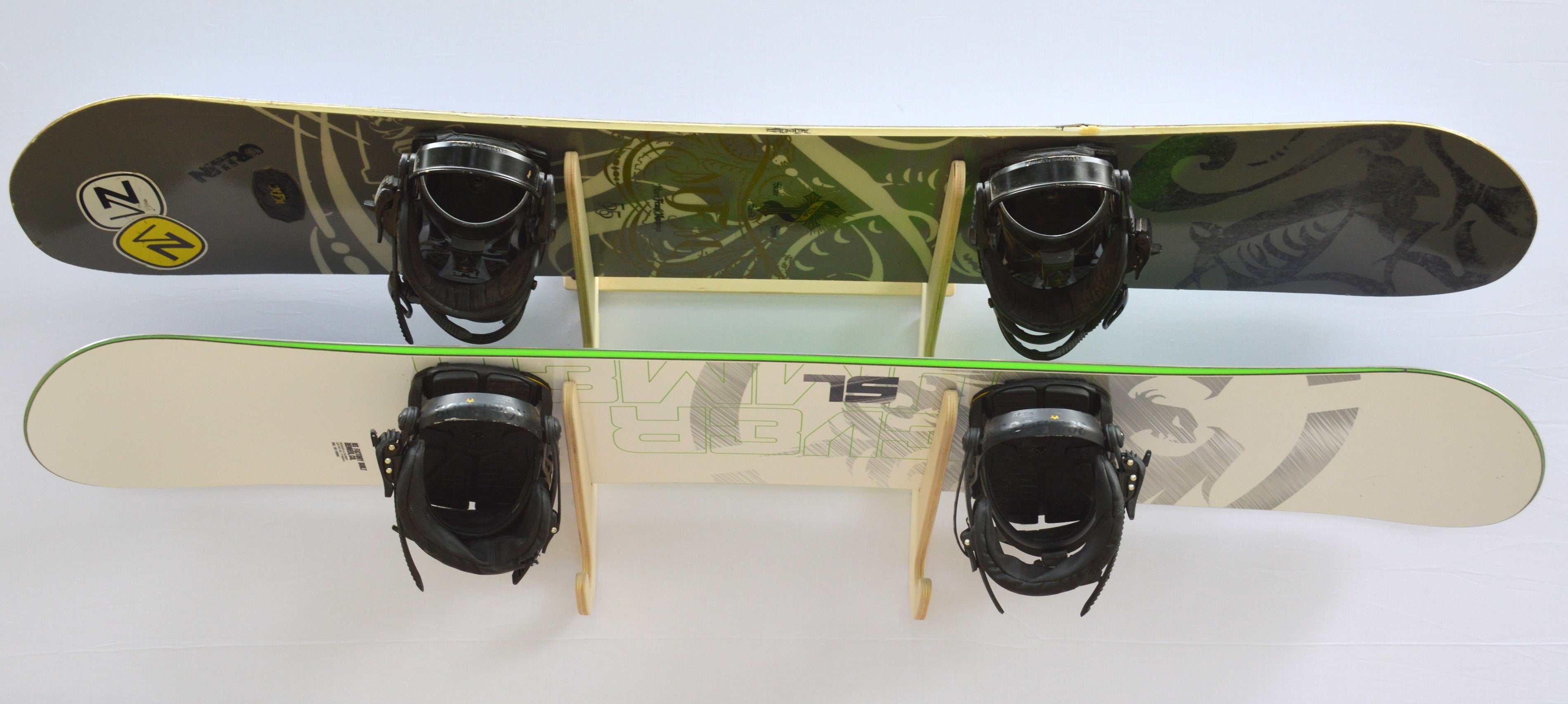 THE LIFTY snowboard wall rack - We The Collective