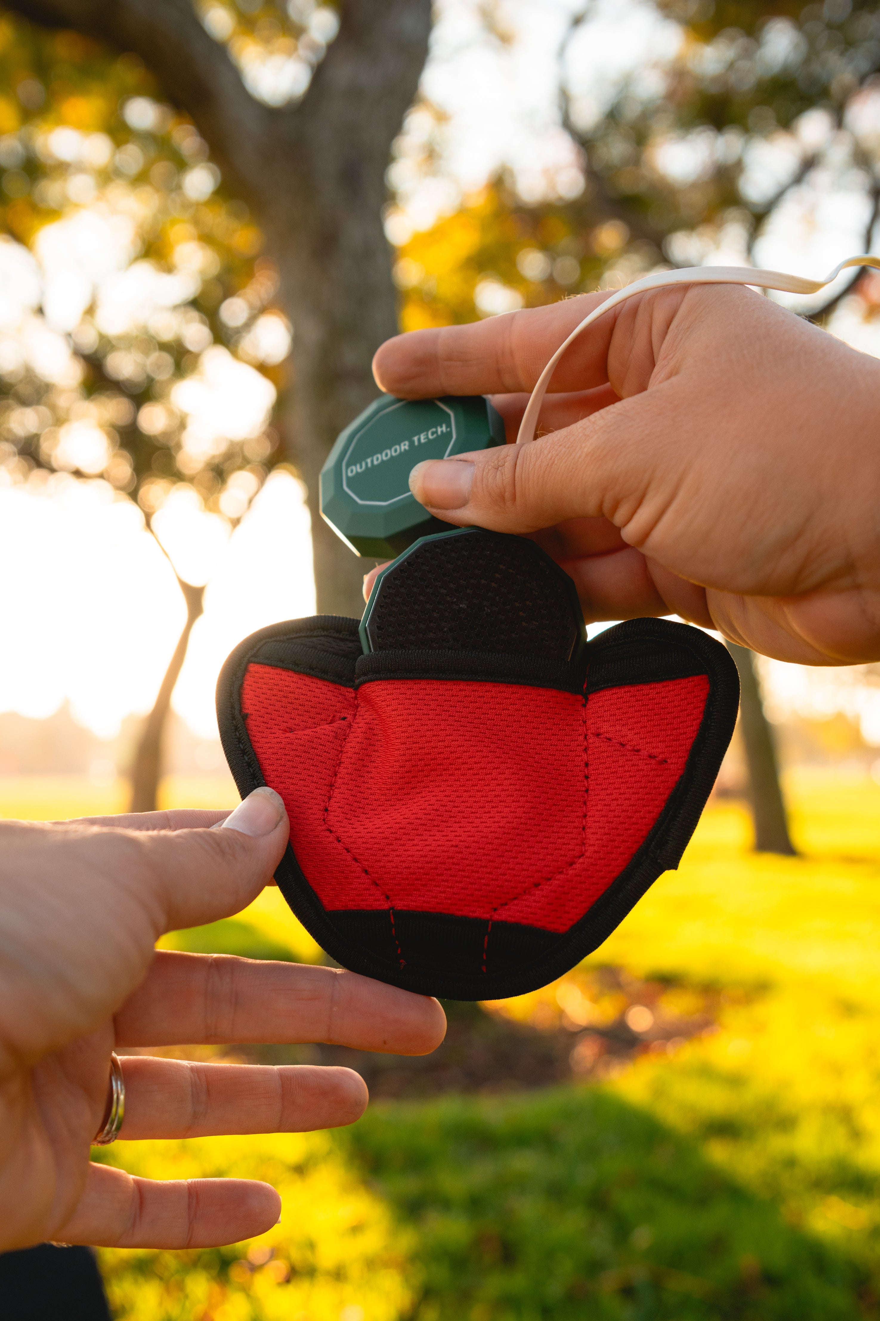 K-Roo Pouch 2.0 (UNIVERSAL HELMET AUDIO POUCH) - OVERLANDERS Outfitter