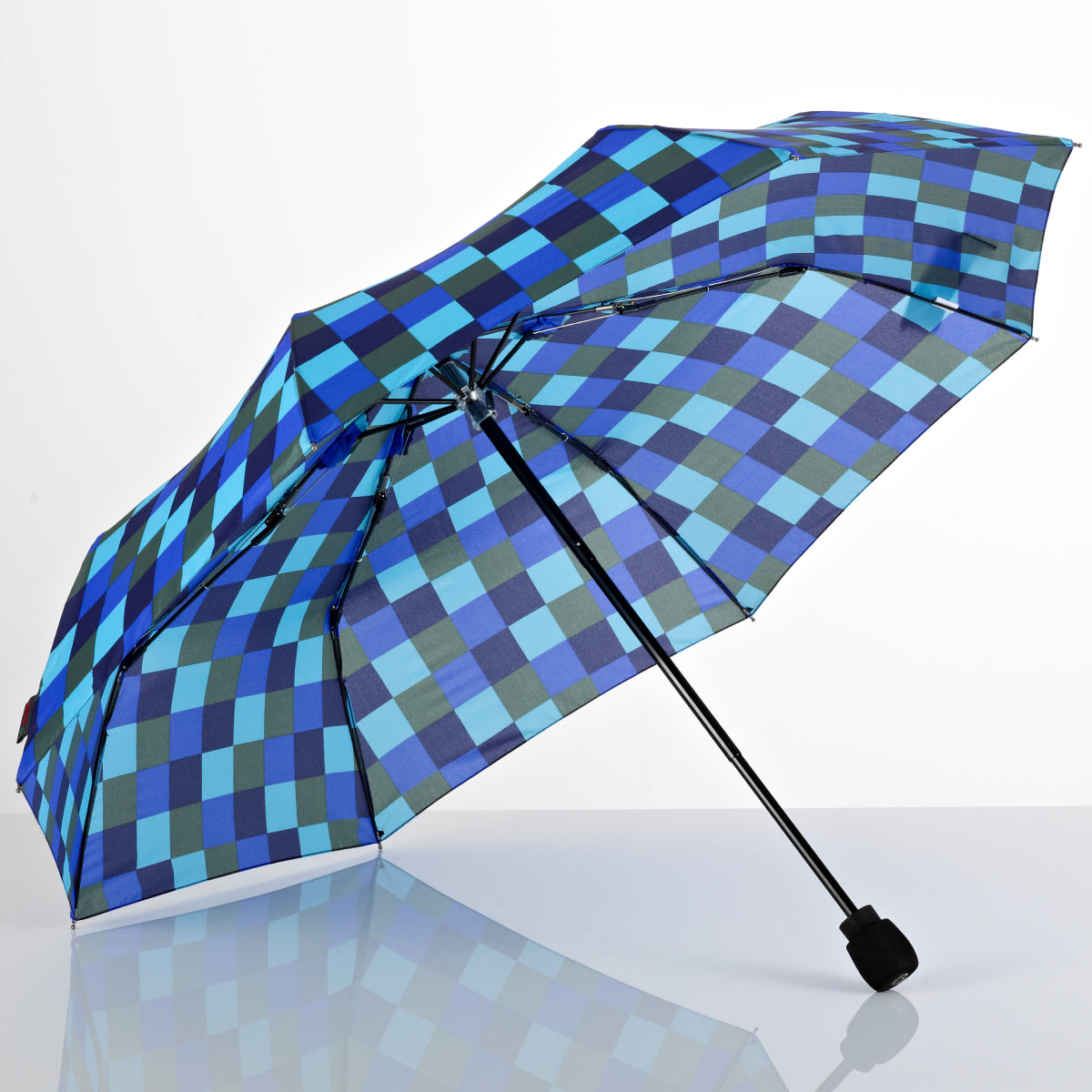 EuroSCHIRM USA Light Trek trekking umbrella with glass fibre frame, compact, durable, ideal for hiking rain and sun protection.