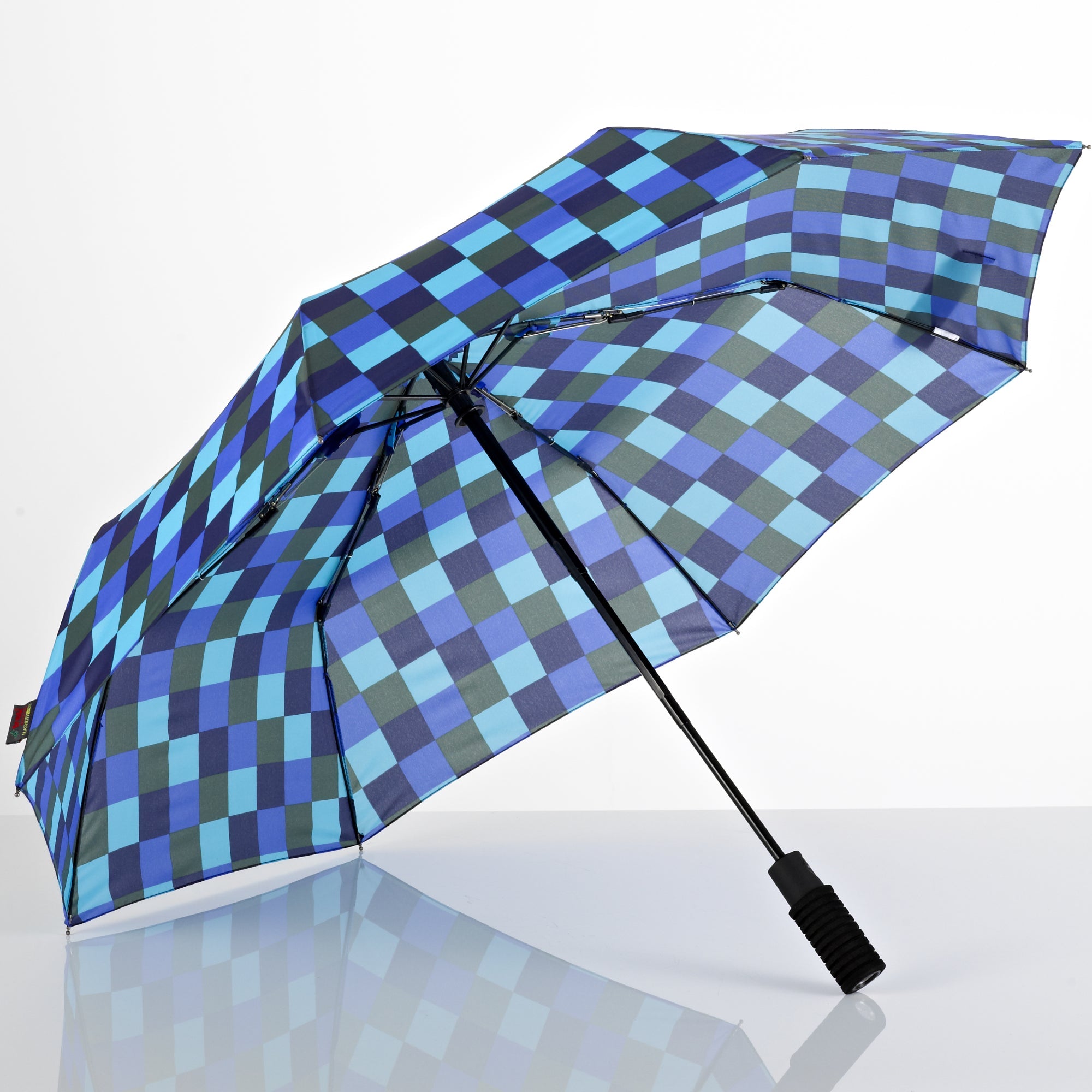 EuroSCHIRM USA Light Trek Automatic Flashlite hiking umbrella with built-in bright LED torch and auto open/close system.