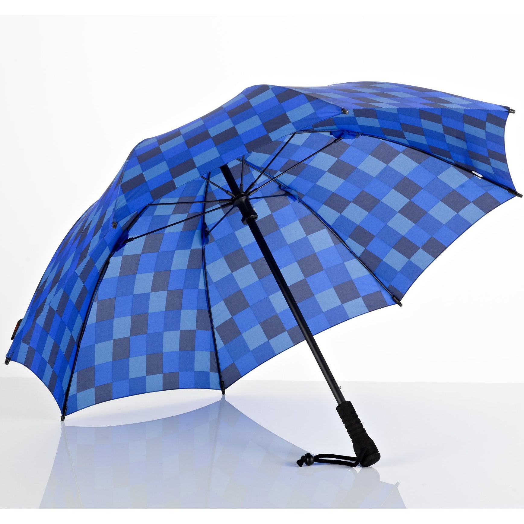 Swing Trekking Umbrella – Lightweight, Nearly Unbreakable Fiberglass Frame with Water-Repellent Canopy, UPF 50+ Sun Protection, and Comfortable EVA Handle - OVERLANDERS Outfitter