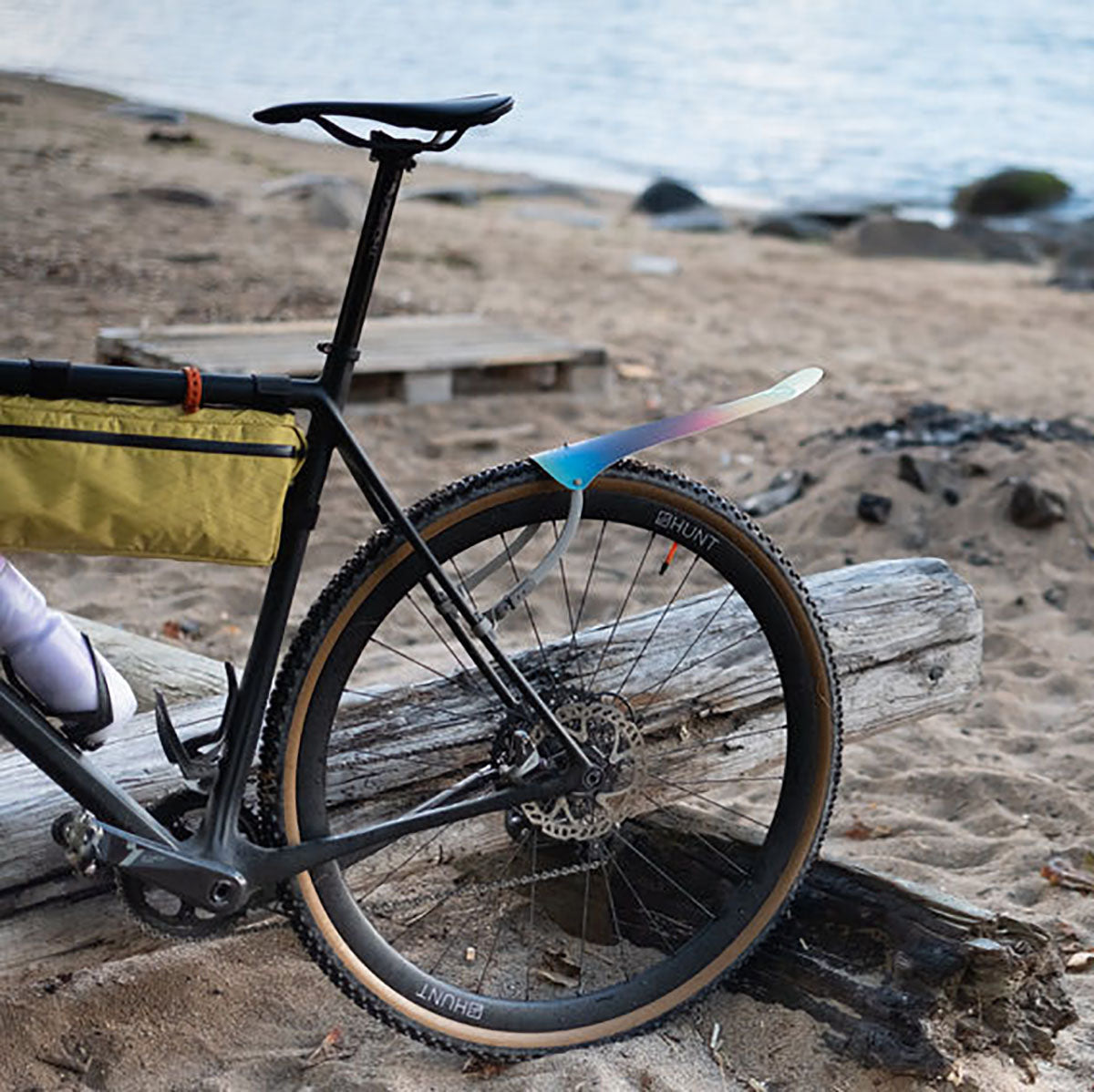 ZEITBIKE Ass Savers Win Wing gravel rear mudguard with grey wishbone, lightweight fender for off-road cycling.