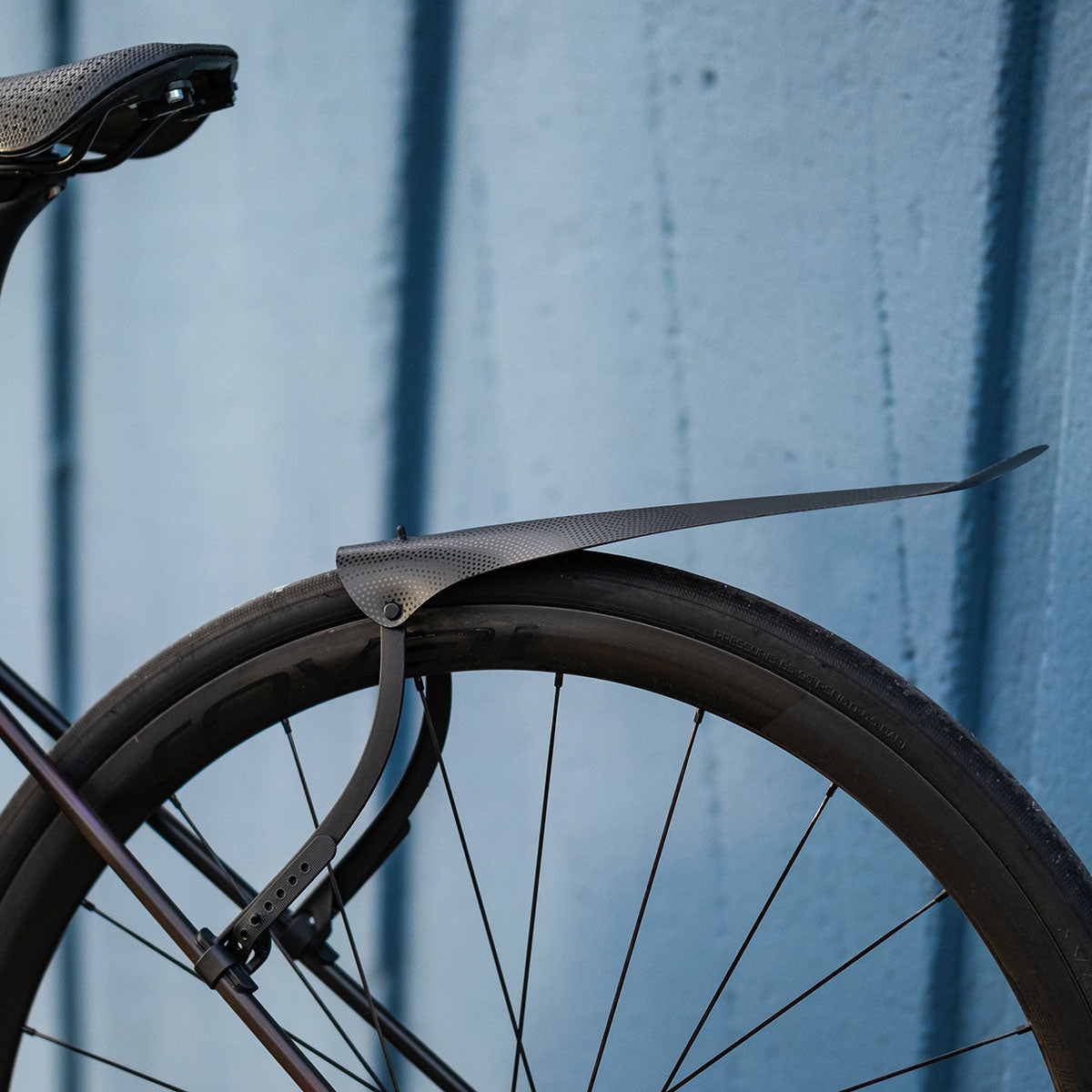 ZEITBIKE Ass Savers Win Wing 2 road rear mudguard with black wishbone, lightweight fender for bike rear wheel protection.