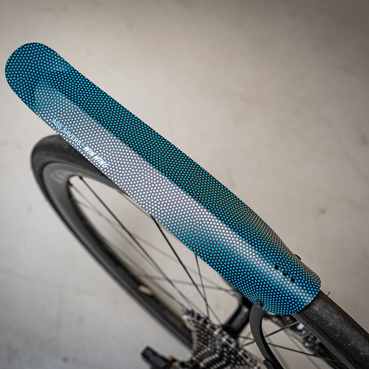ZEITBIKE Ass Savers Win Wing 2 road rear mudguard with black wishbone, lightweight fender designed for bike protection and style.