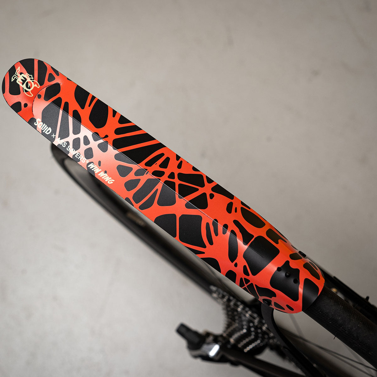 ZEITBIKE Ass Savers Win Wing 2 road rear mudguard with black wishbone, lightweight fender for bike protection and style.