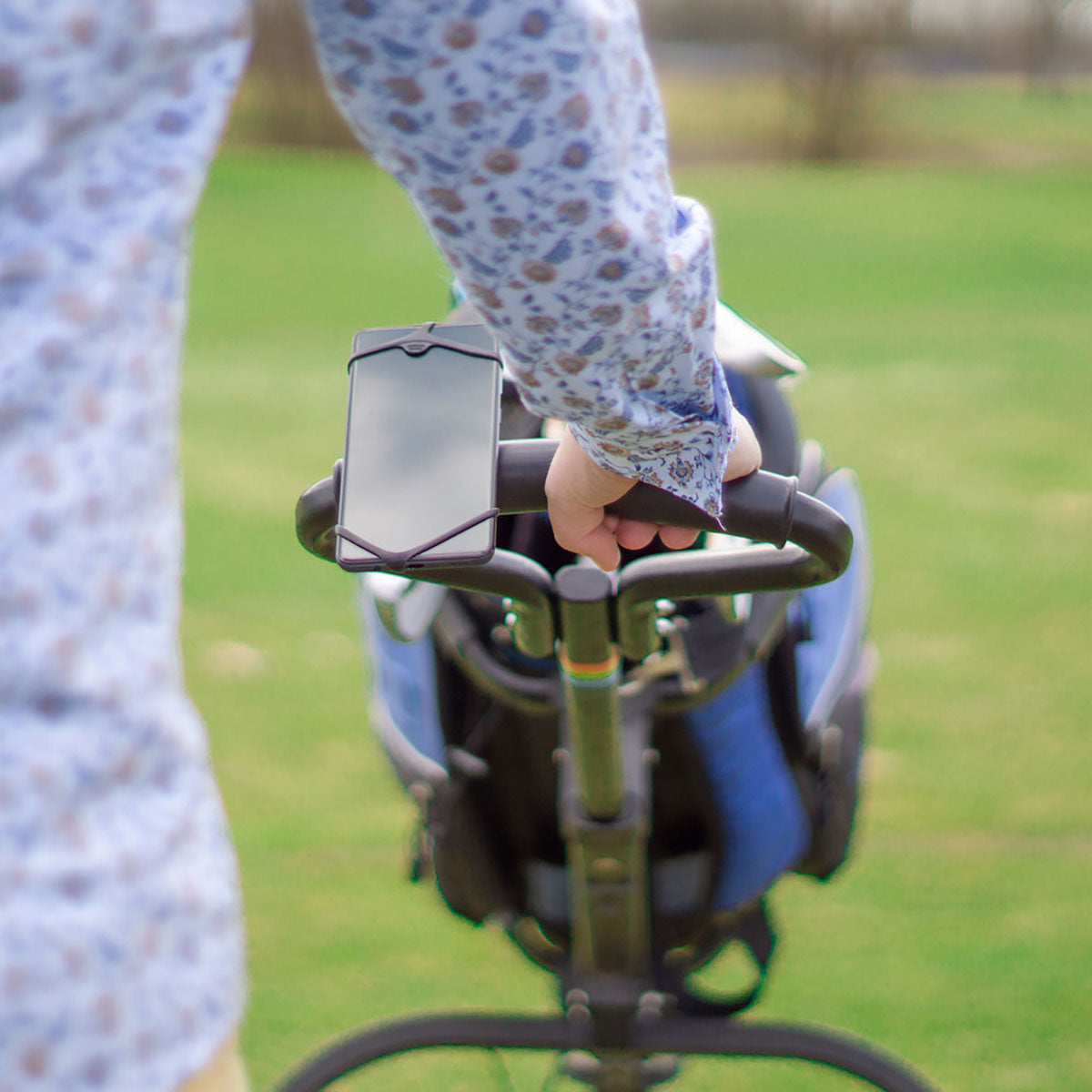 ZEITBIKE FINN universal phone mount for golf, securely holds smartphones during play, easy to attach to golf carts or bags.