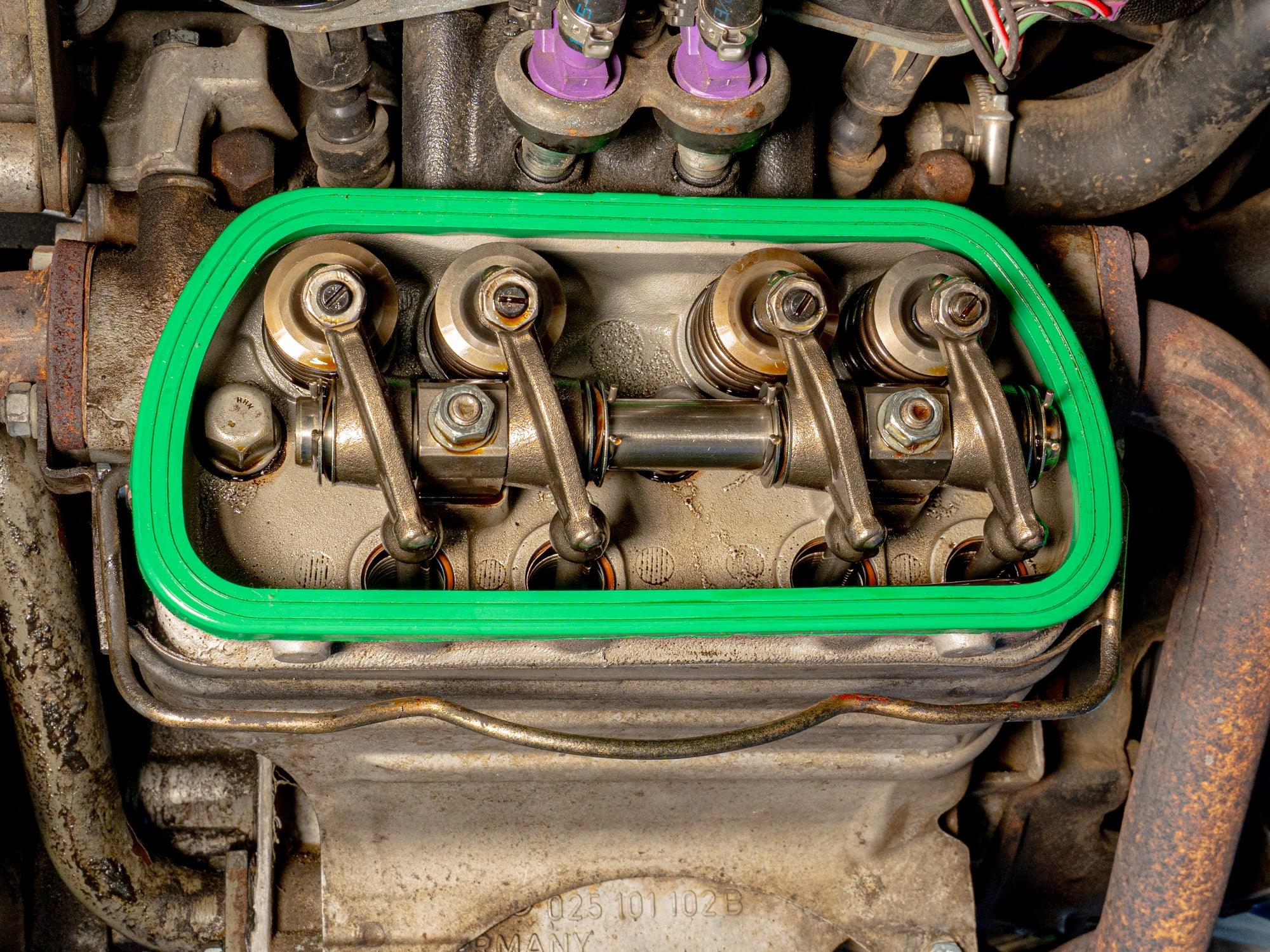 Valve Cover & Gasket Kit [Early Bus/Watercooled Vanagon]