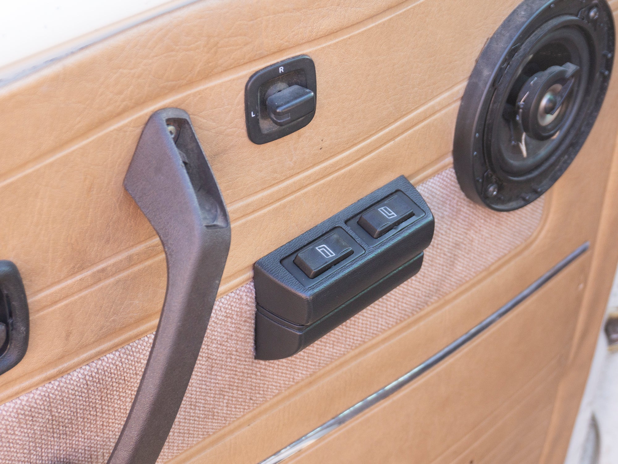 Manual to Power Window Conversion Kit [Vanagon] - OVERLANDERS Outfitter