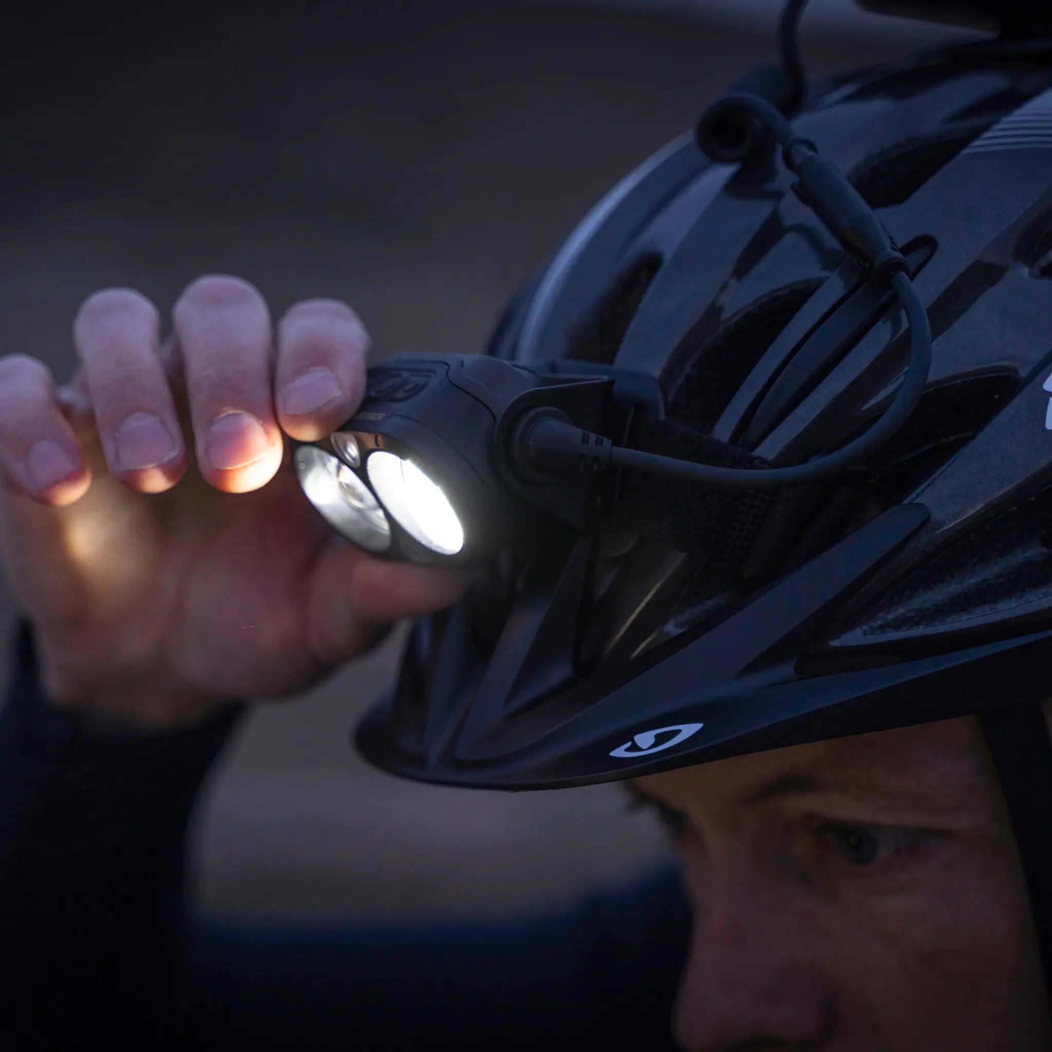 H19R Signature Headlamp - OVERLANDERS Outfitter